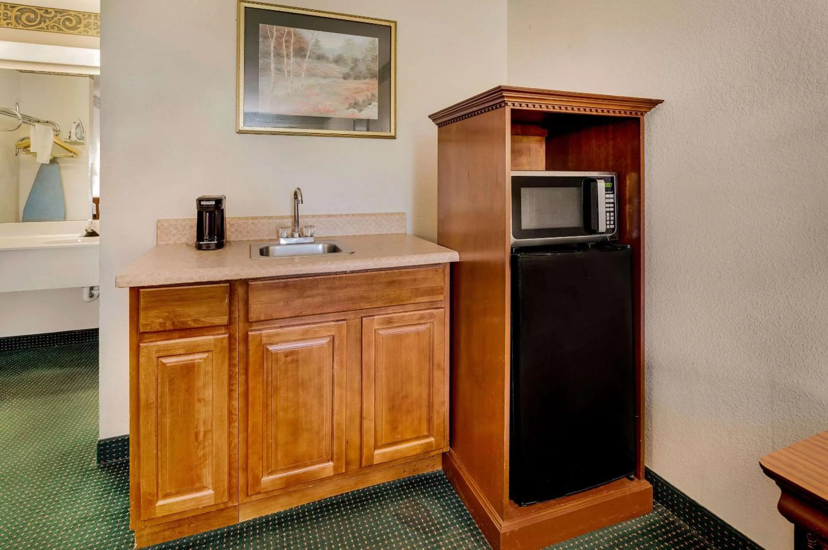 Standard Queen Room with Two Queen Beds - Smoking in Rodeway Inn Sandersville