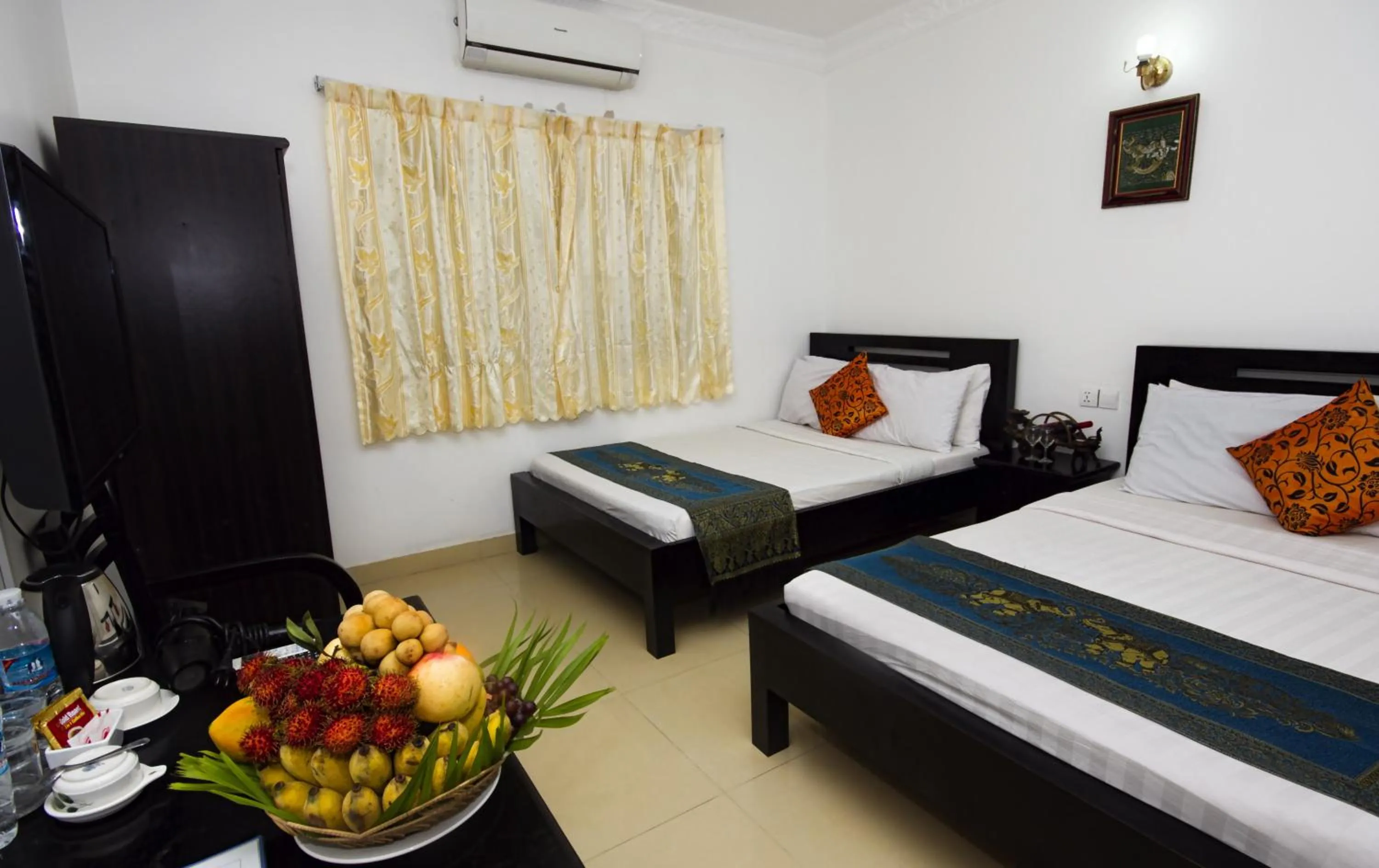 Deluxe Family Room + Free Pickup in King Boutique Hotel
