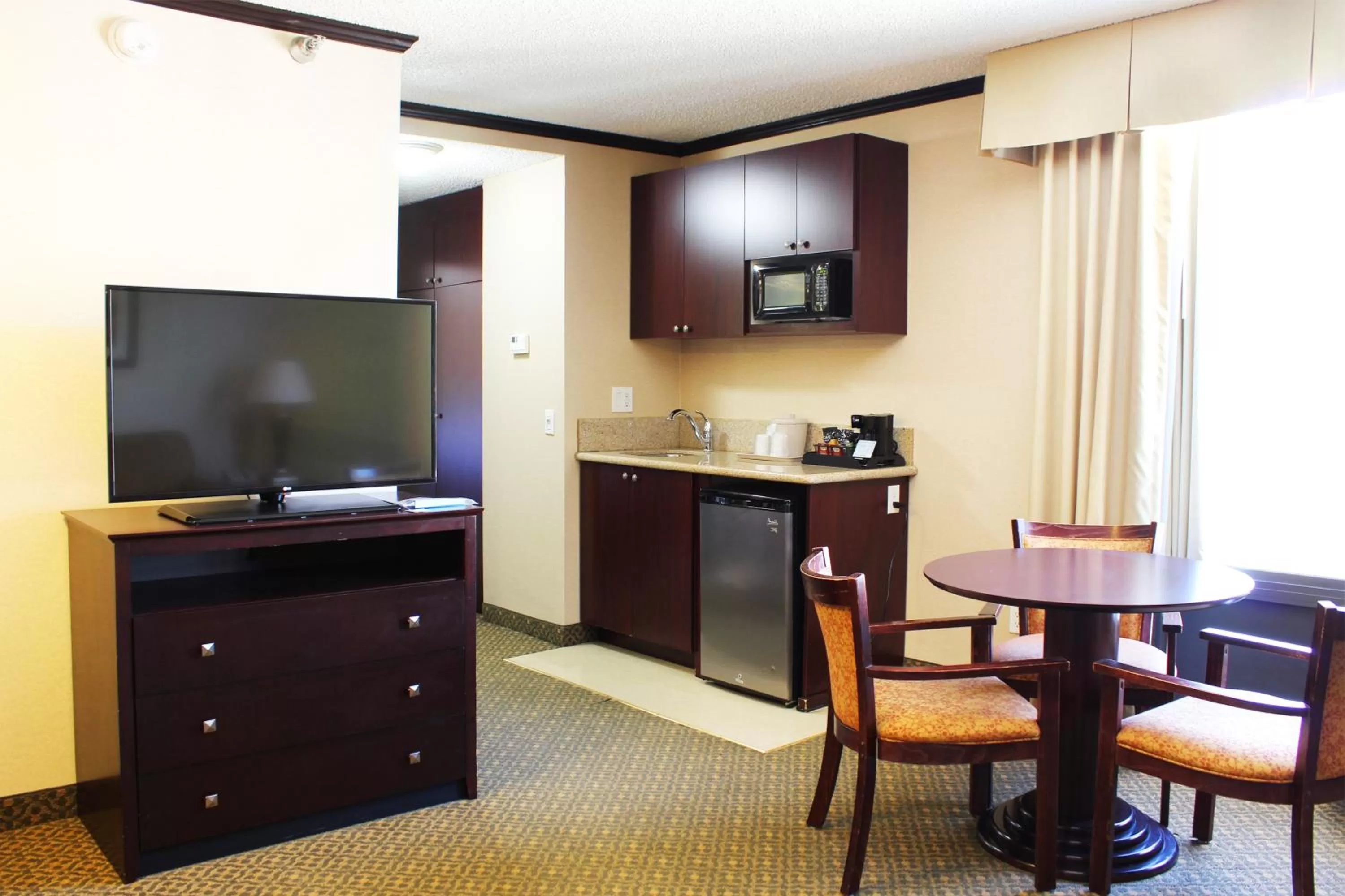 Suite with Mountain View in Hotel Burbank