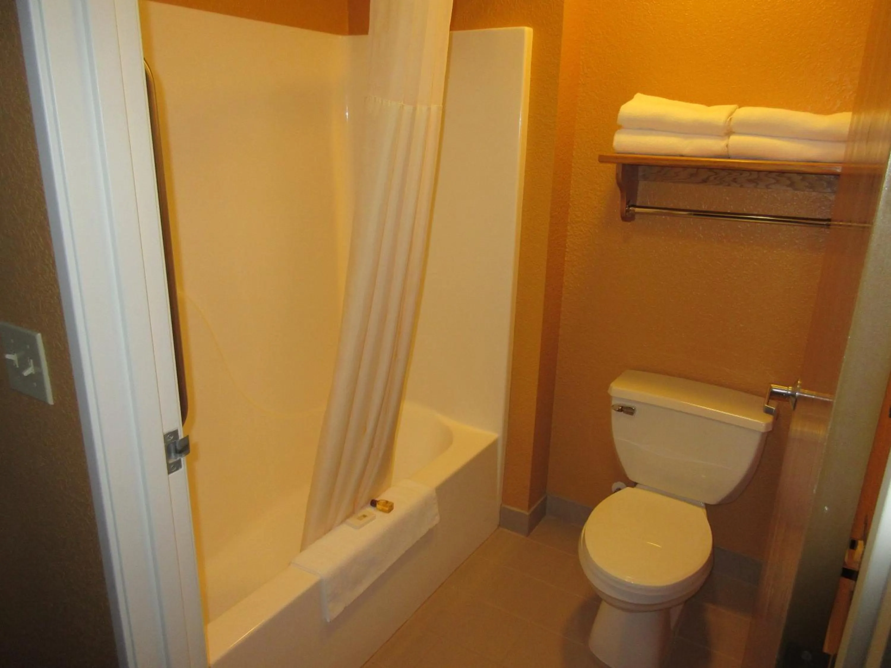 Toilet in Parkfield Inn - Warsaw