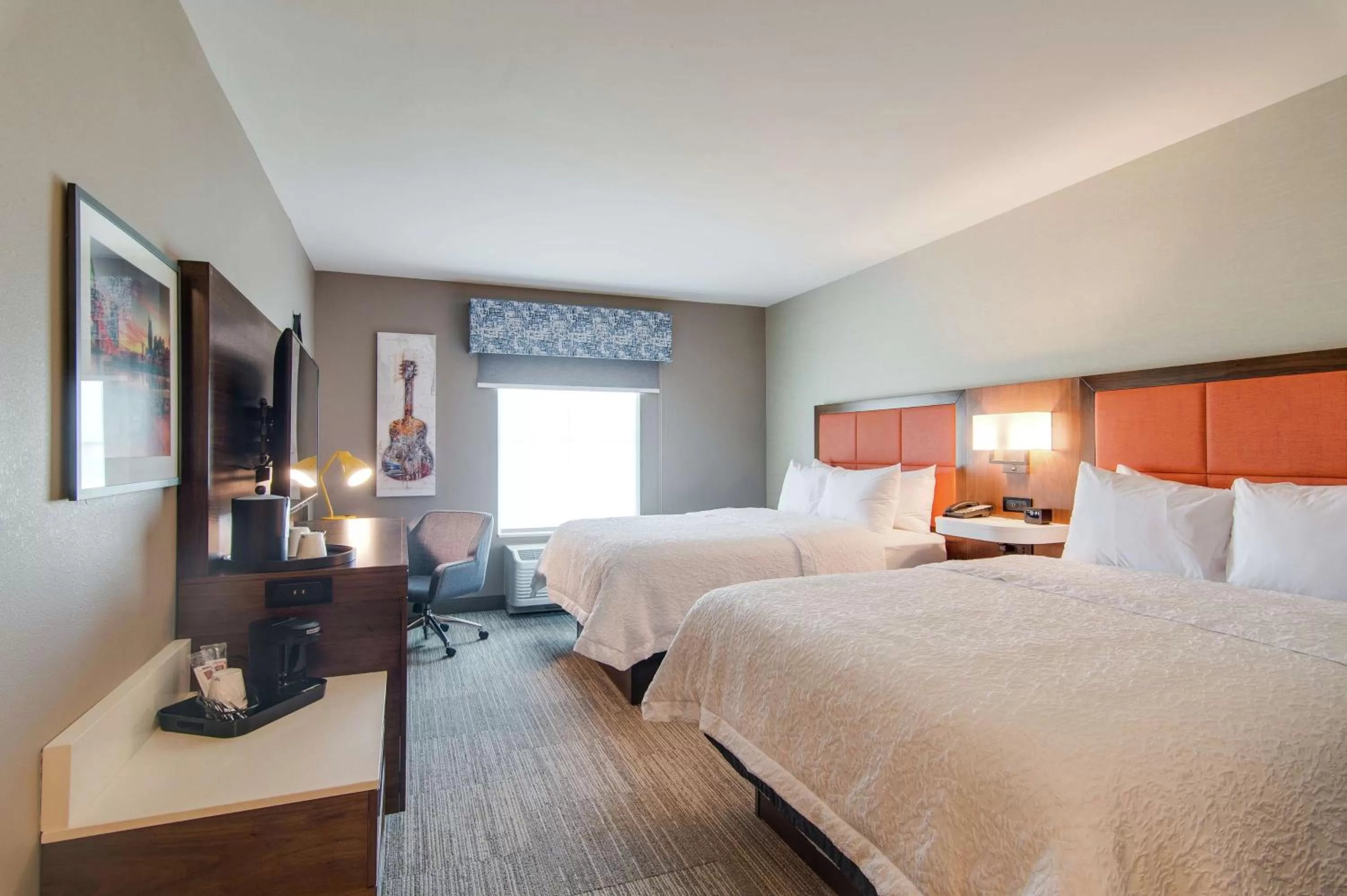 Queen Room with Two Queen Beds - Hearing Access/Non-Smoking in Hampton Inn & Suites by Hilton Nashville North Skyline