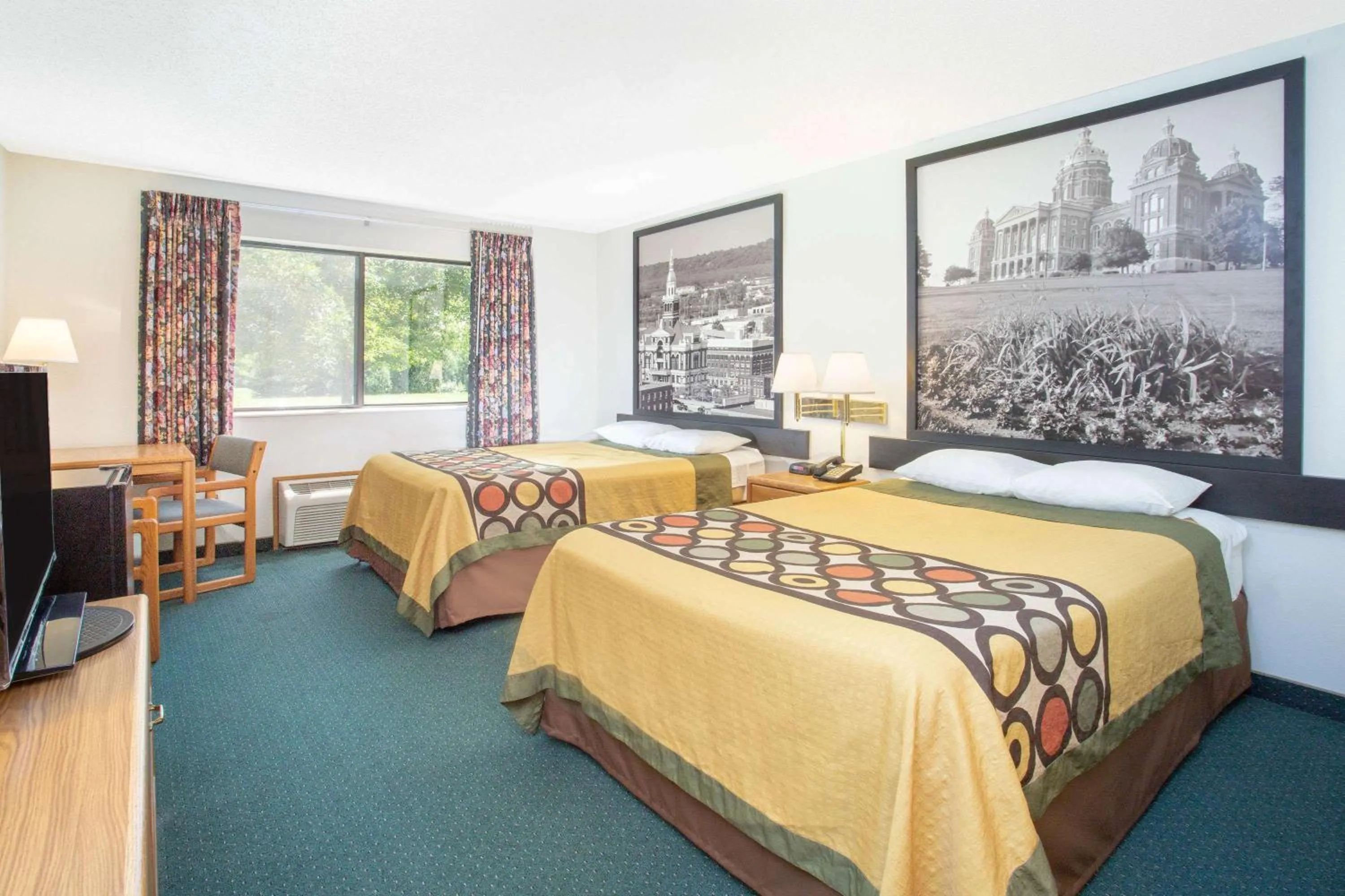 Double Room with Two Double Beds - Smoking in Super 8 by Wyndham Dewitt