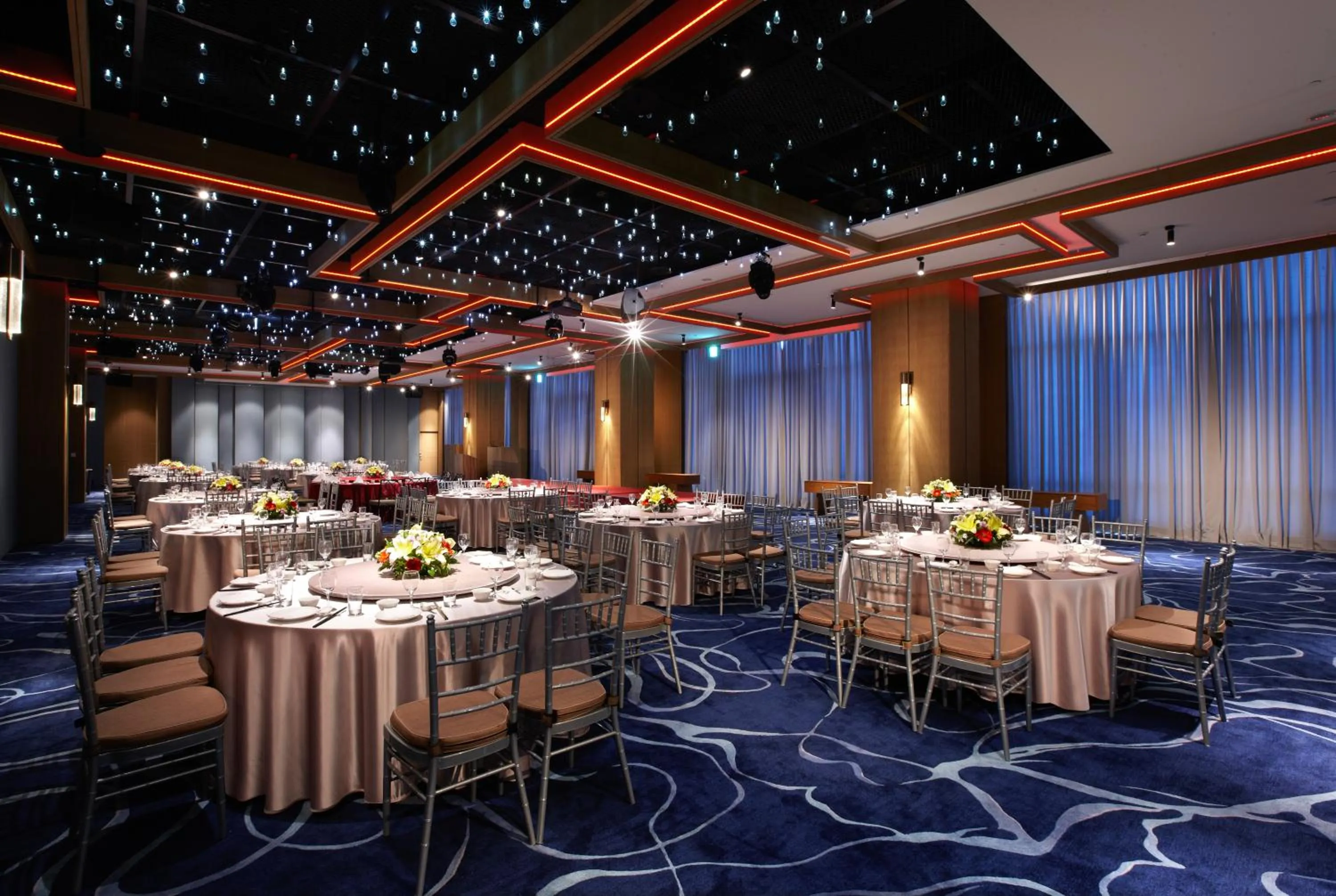 Restaurant/places to eat in Discovery Hotel