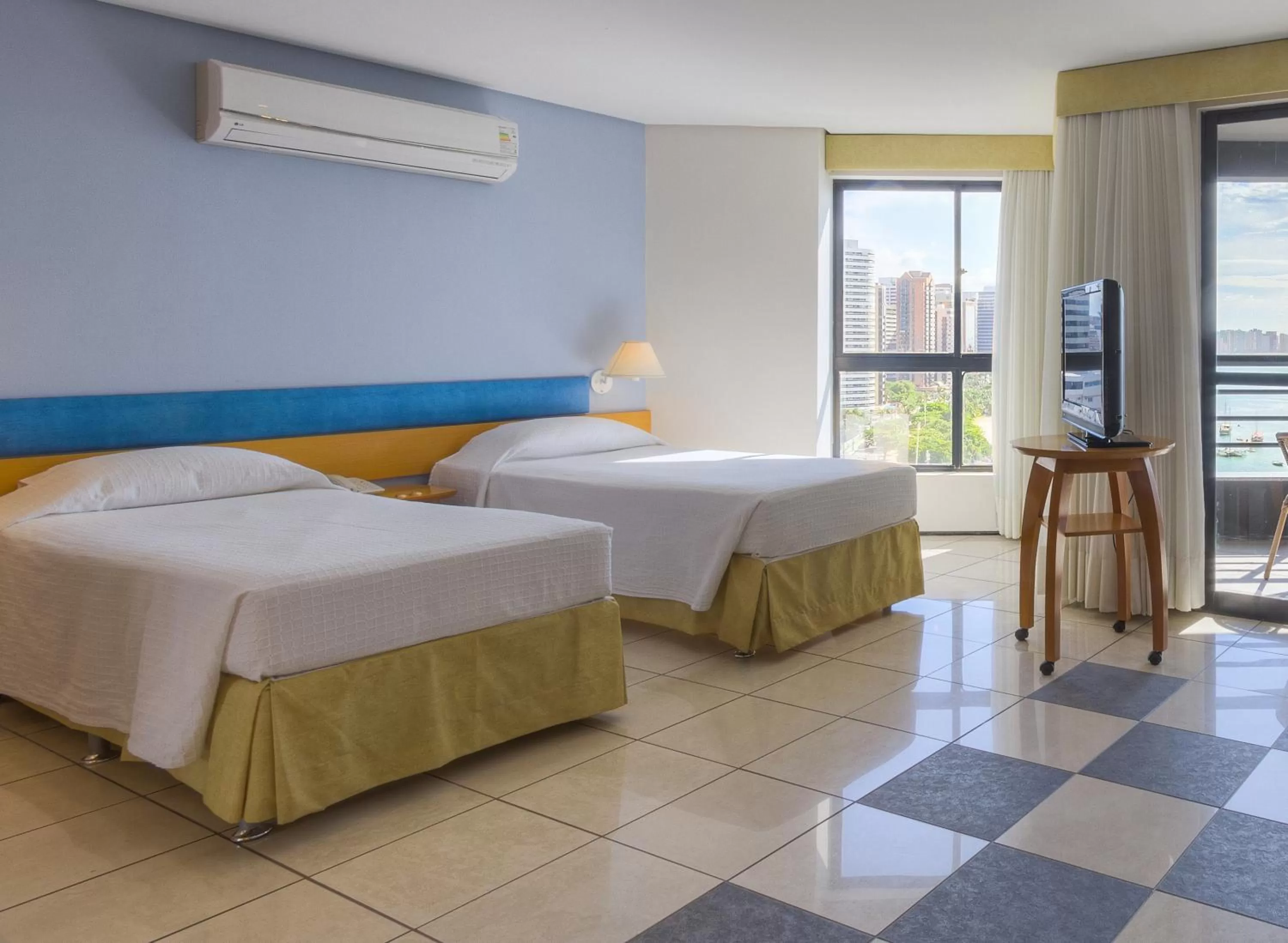 Standard Twin Room with Sea View - single occupancy in Iate Plaza Hotel
