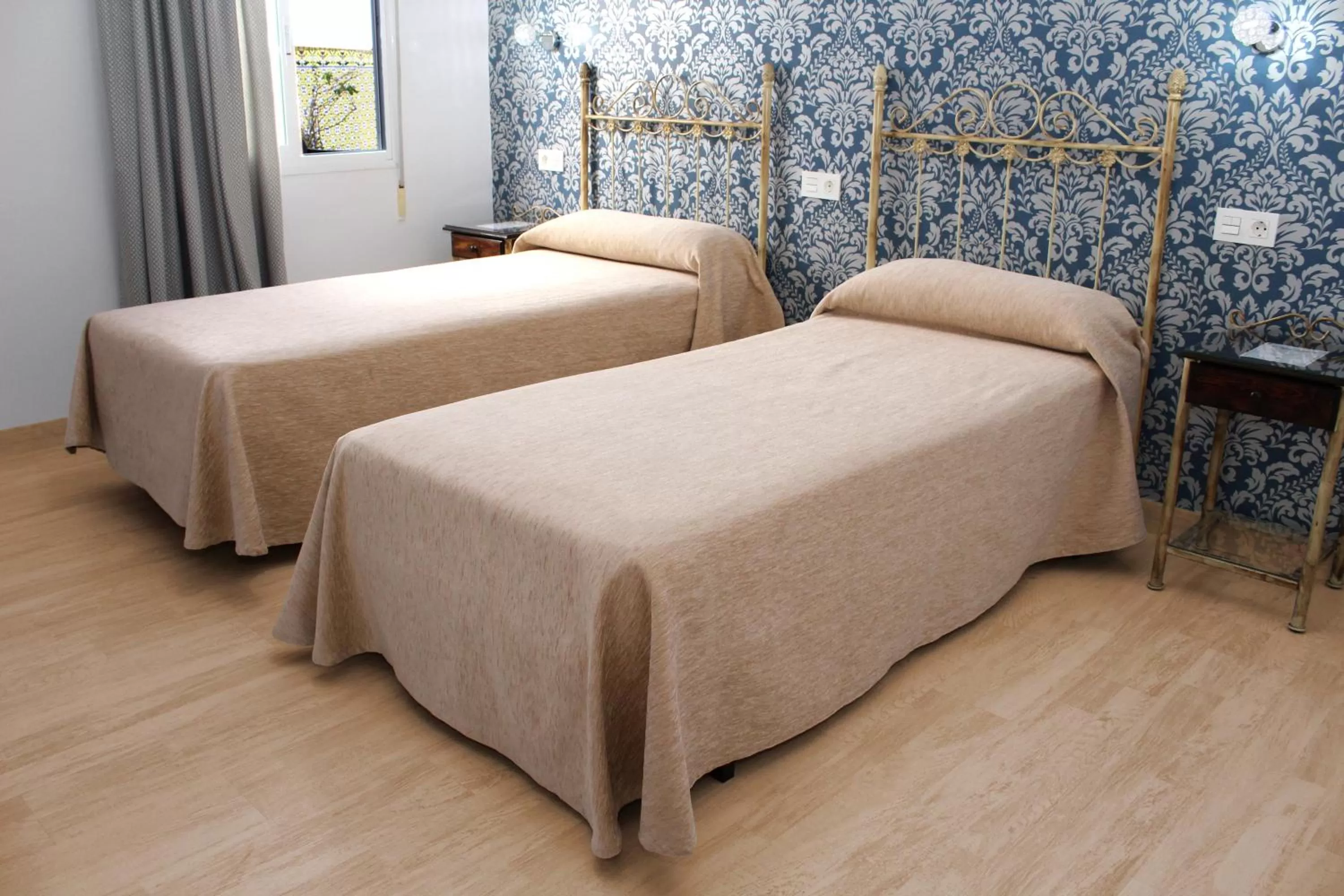 Property building, Bed in Hotel Manzanito