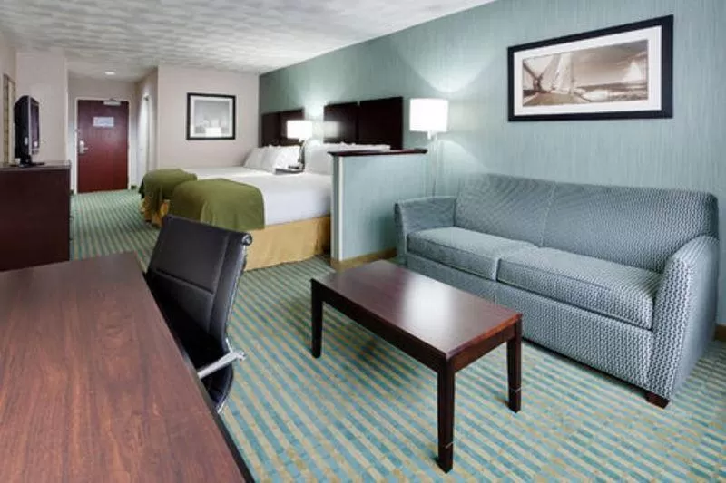 Holiday Inn Express & Suites Smithfield - Providence by IHG