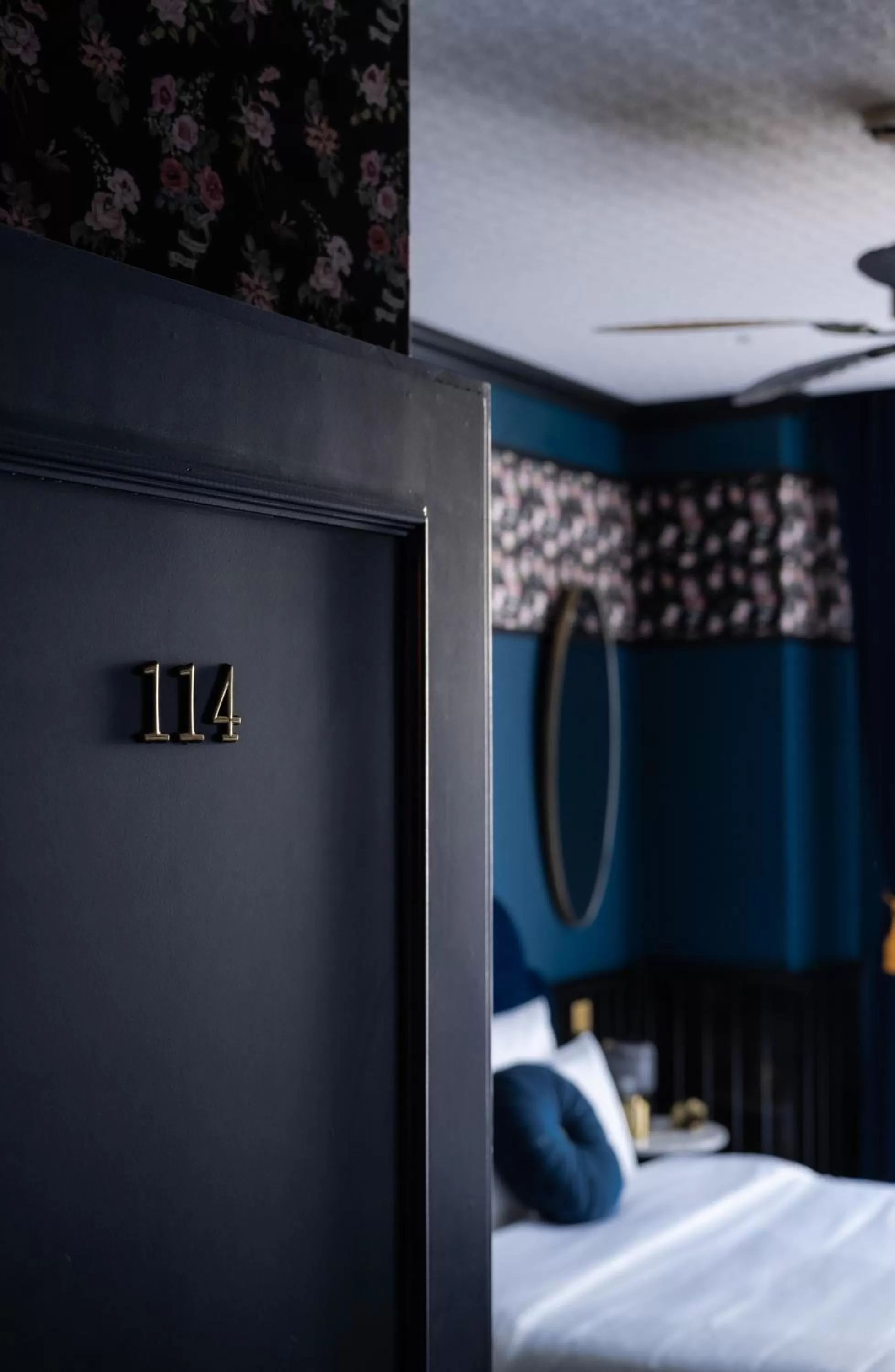 Bedroom, Bed in Craves