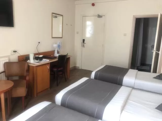 Triple Room in Delta Hotel City Center