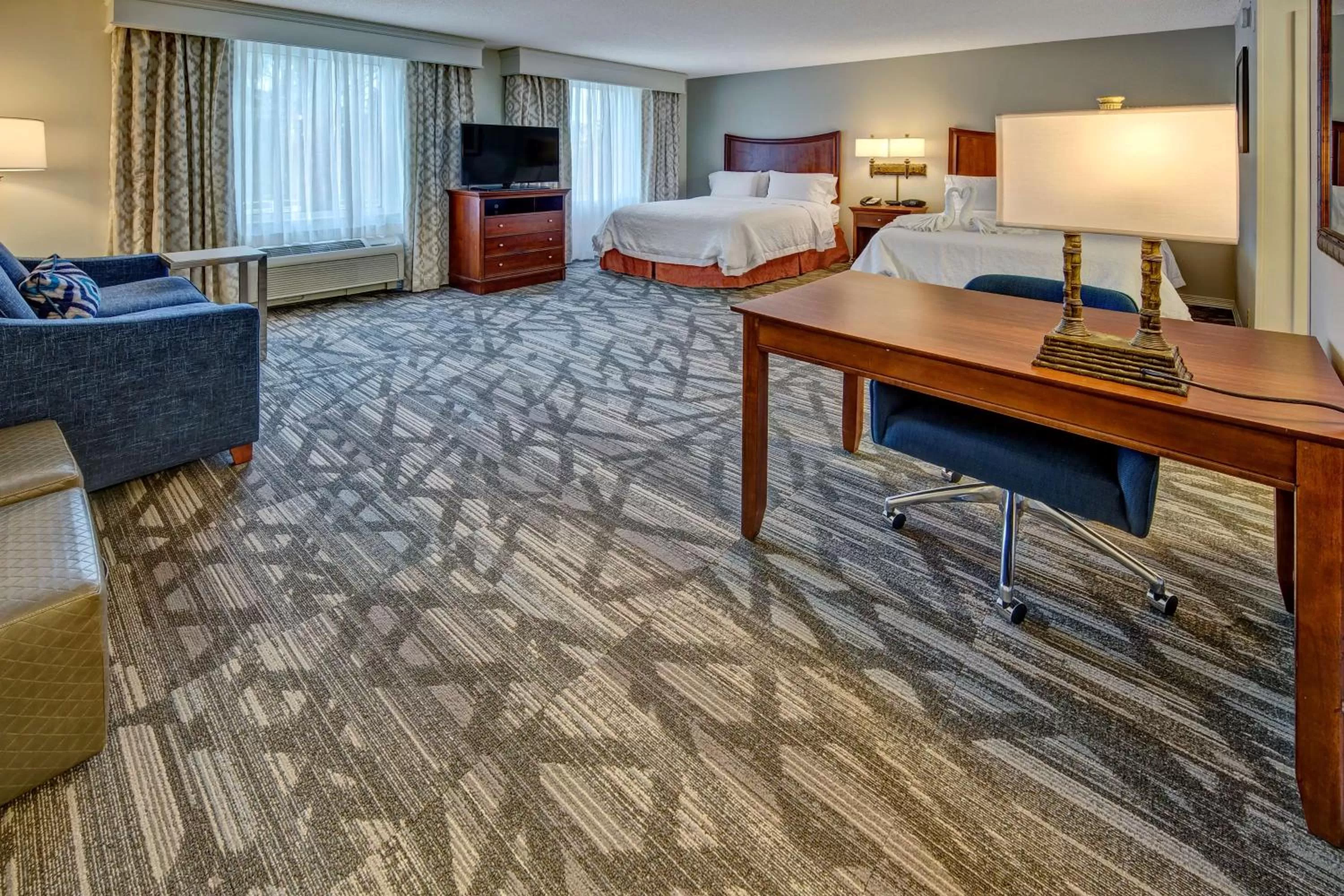 Bed in Hampton Inn & Suites Stuart-North