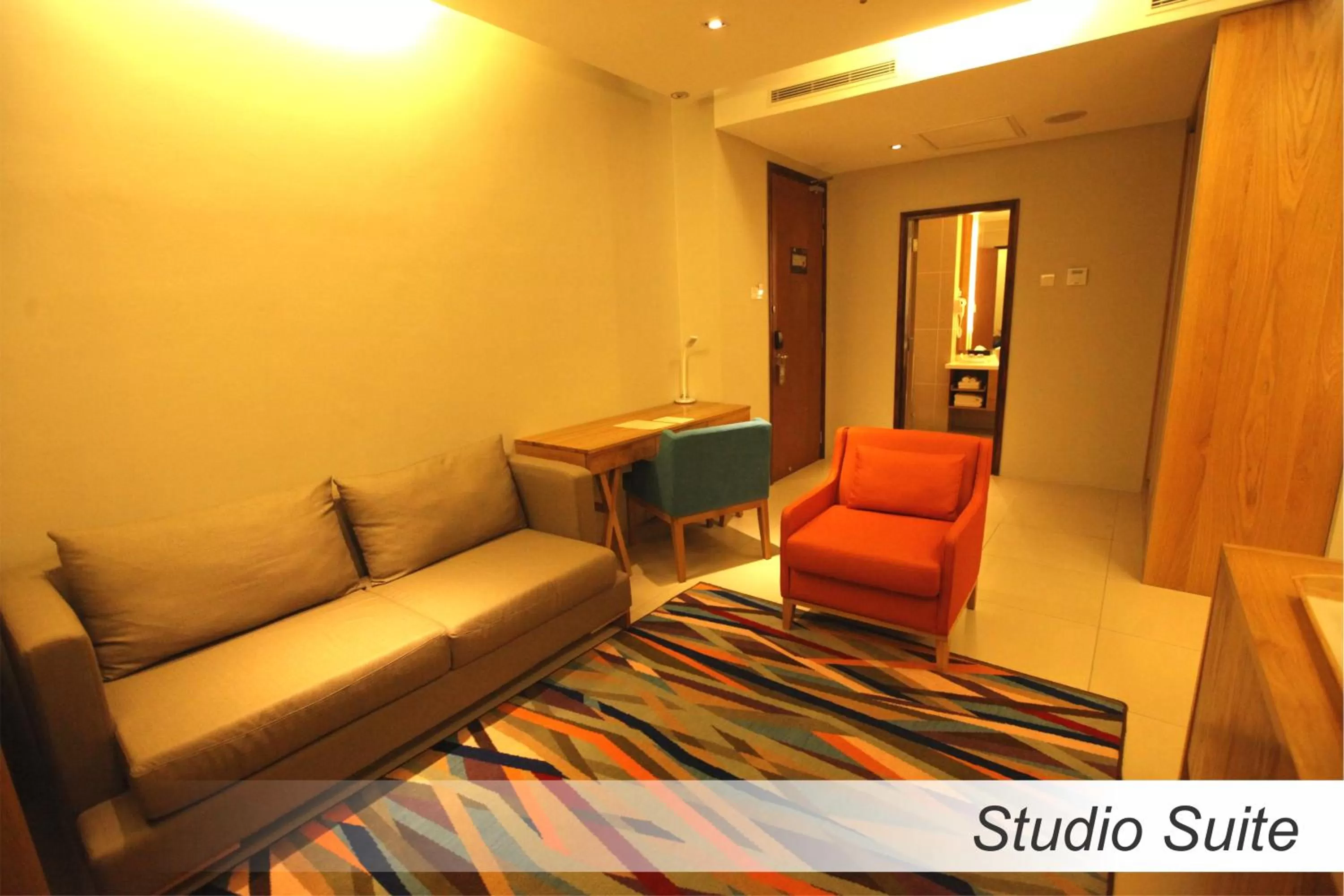 Studio Suite King in Casuarina@Meru