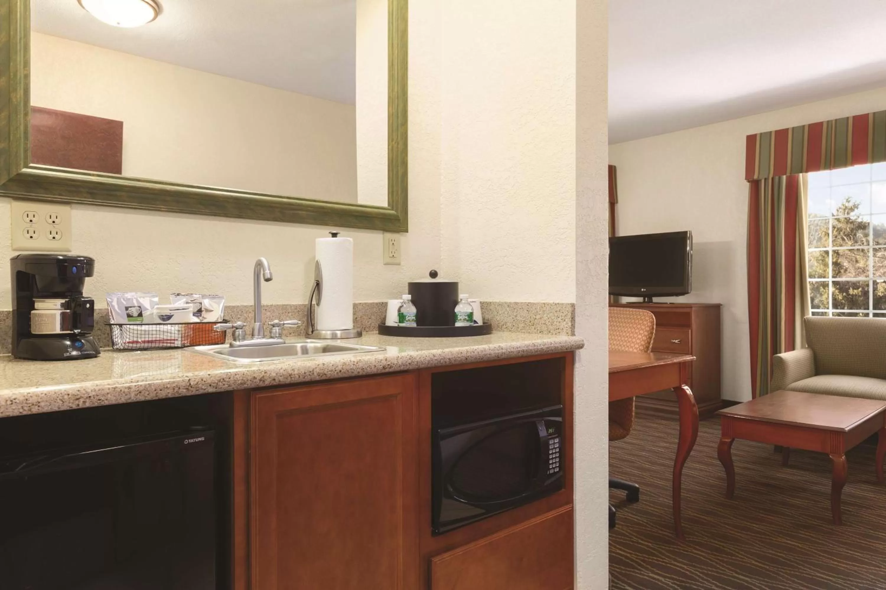 King Studio Suite - Non-Smoking in Hampton Inn & Suites Greenfield