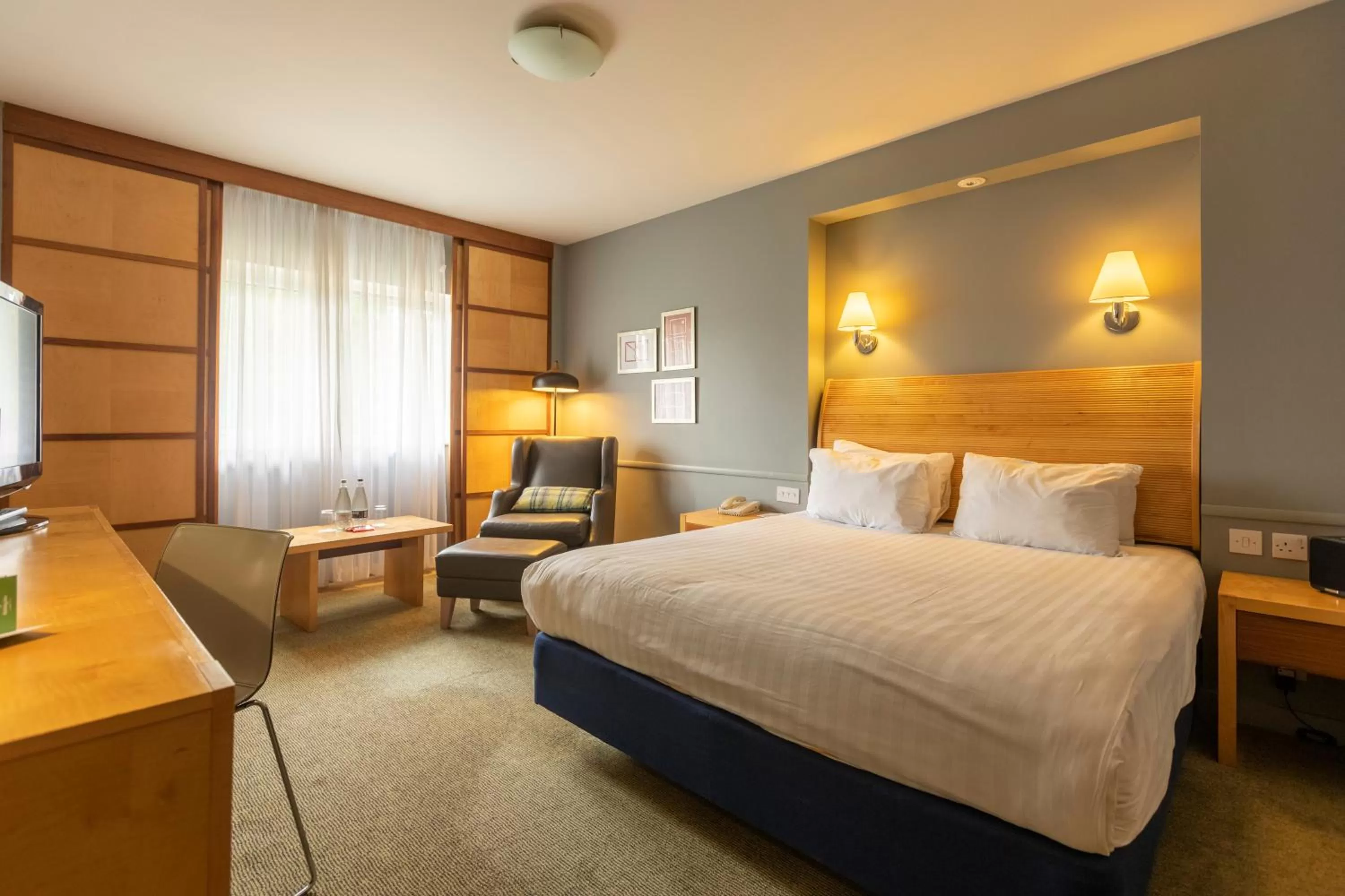 Premium Double Room in Holiday Inn Guildford by IHG