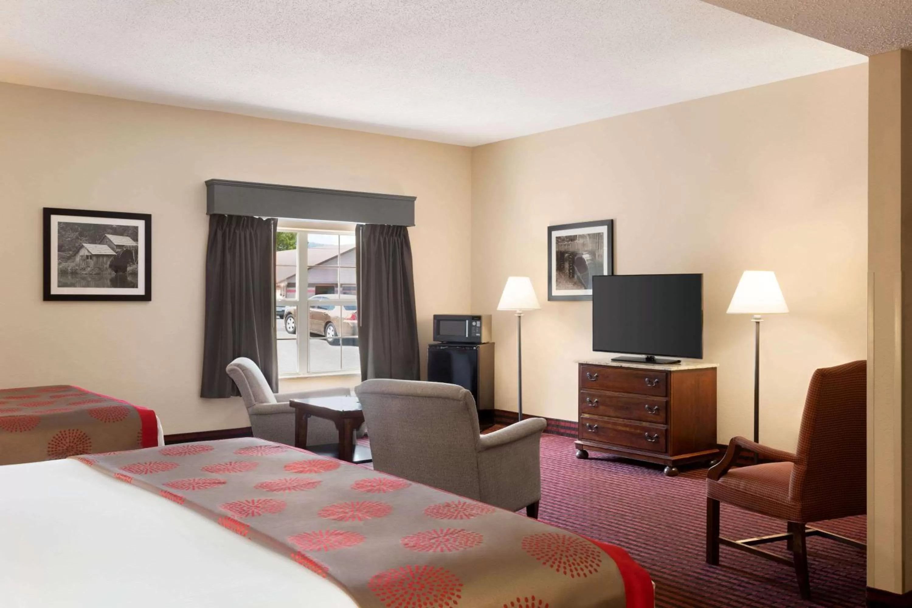 Suite with a King Bed and a Queen Bed - Non Smoking in Ramada by Wyndham Pigeon Forge North