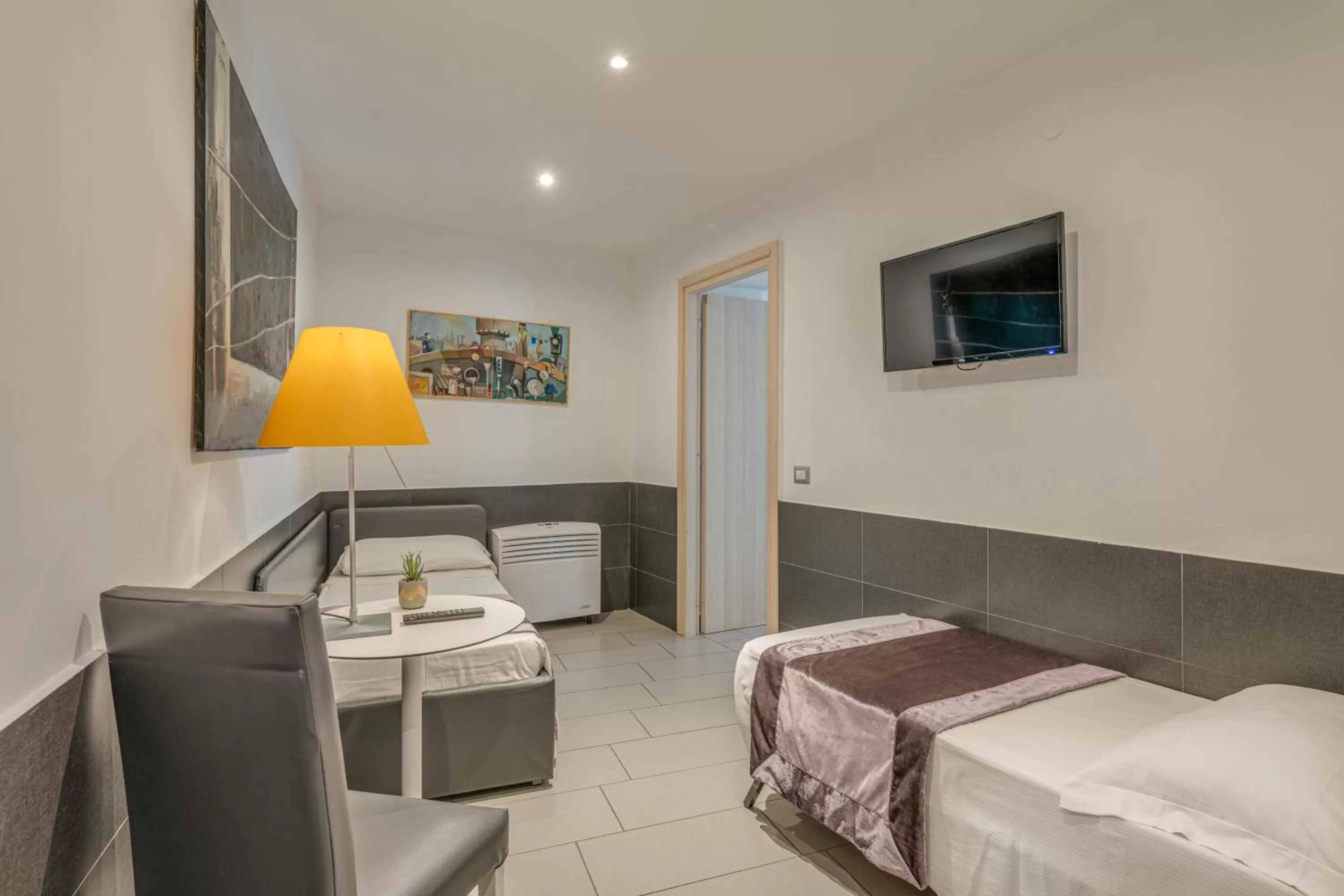 Deluxe Family Room in Trevi Palace Hotel