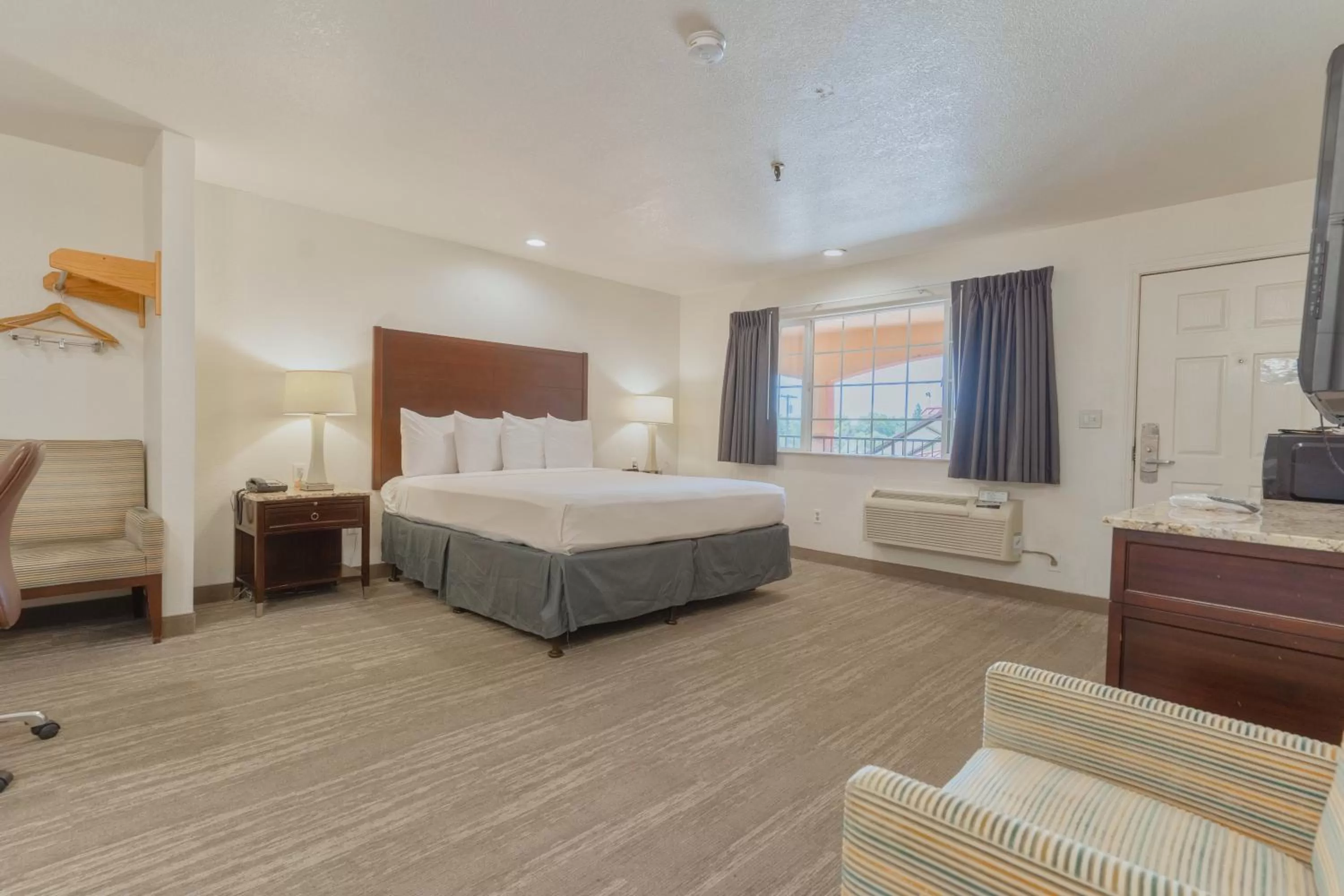 Standard King Room in The Yosemite Inn