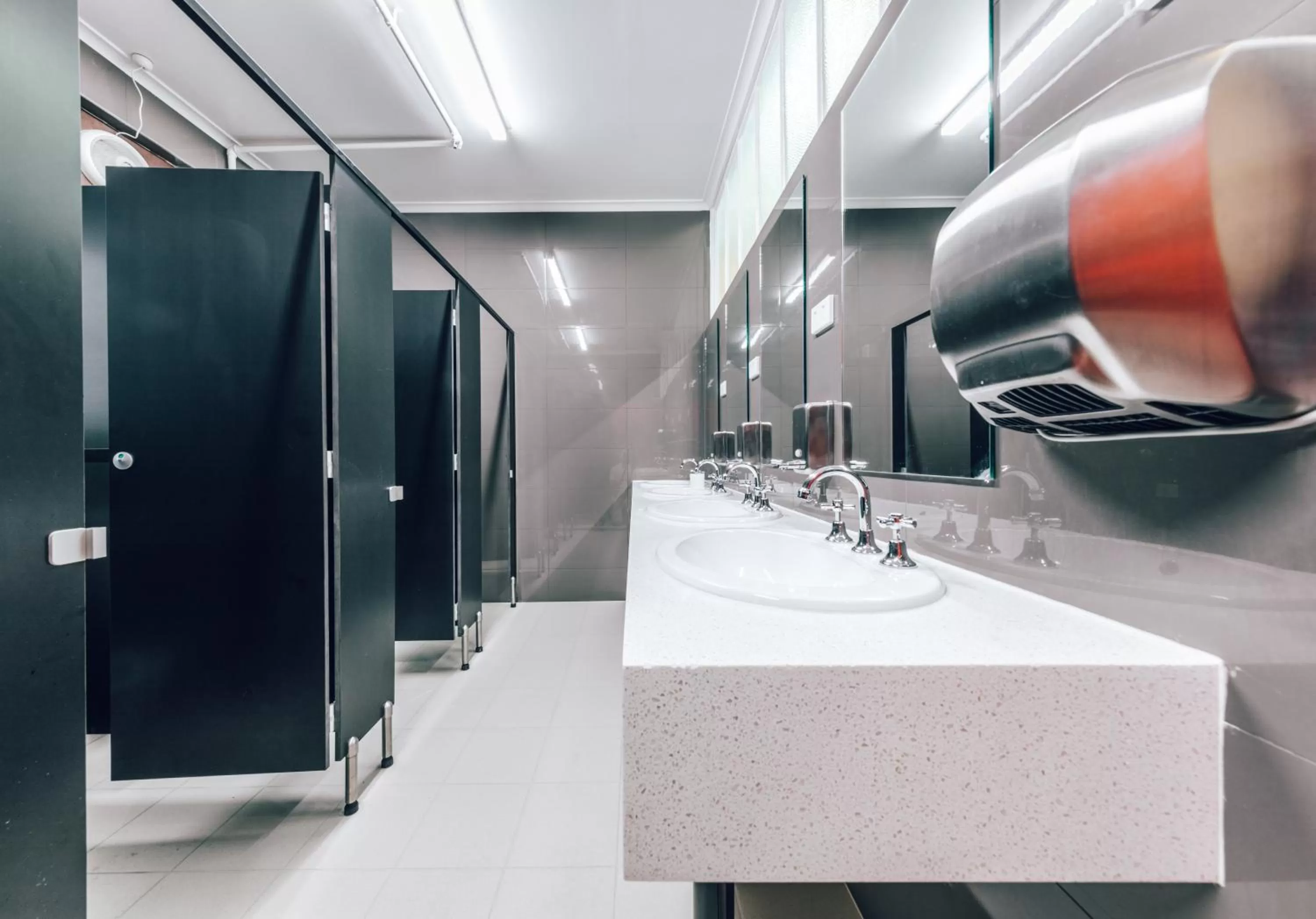 Twin Room with Shared Bathroom in Maze Backpackers - Sydney