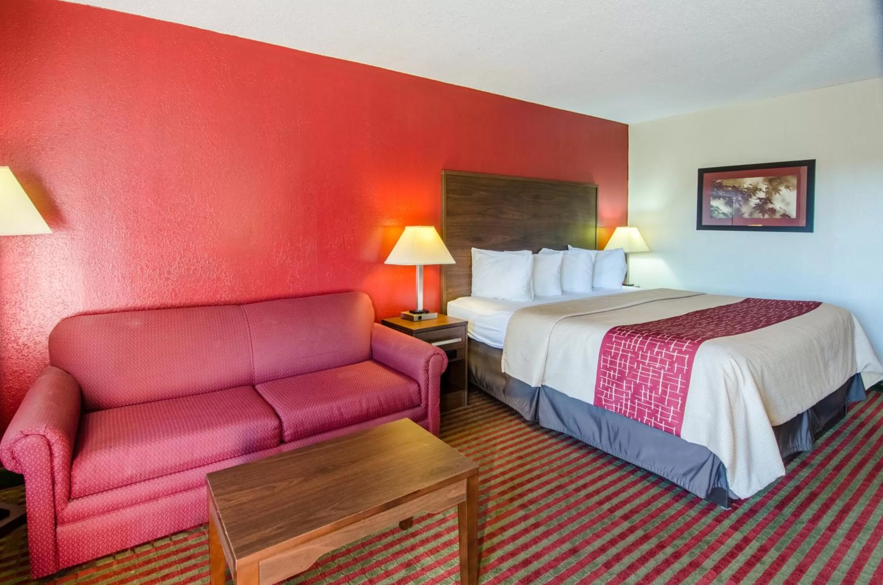 Superior King Room with Sofa Bed - First Floor - Non-Smoking in Red Roof Inn Kingsport