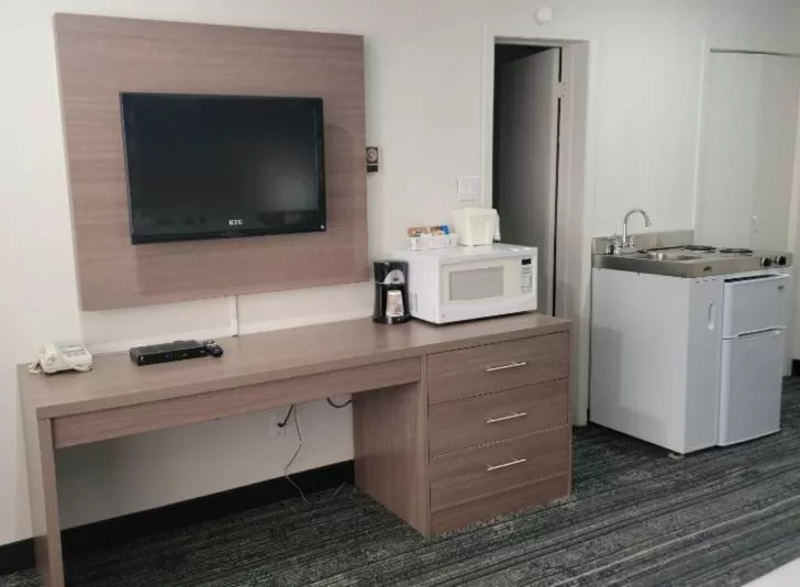 Deluxe Queen Room in Apollo Motel