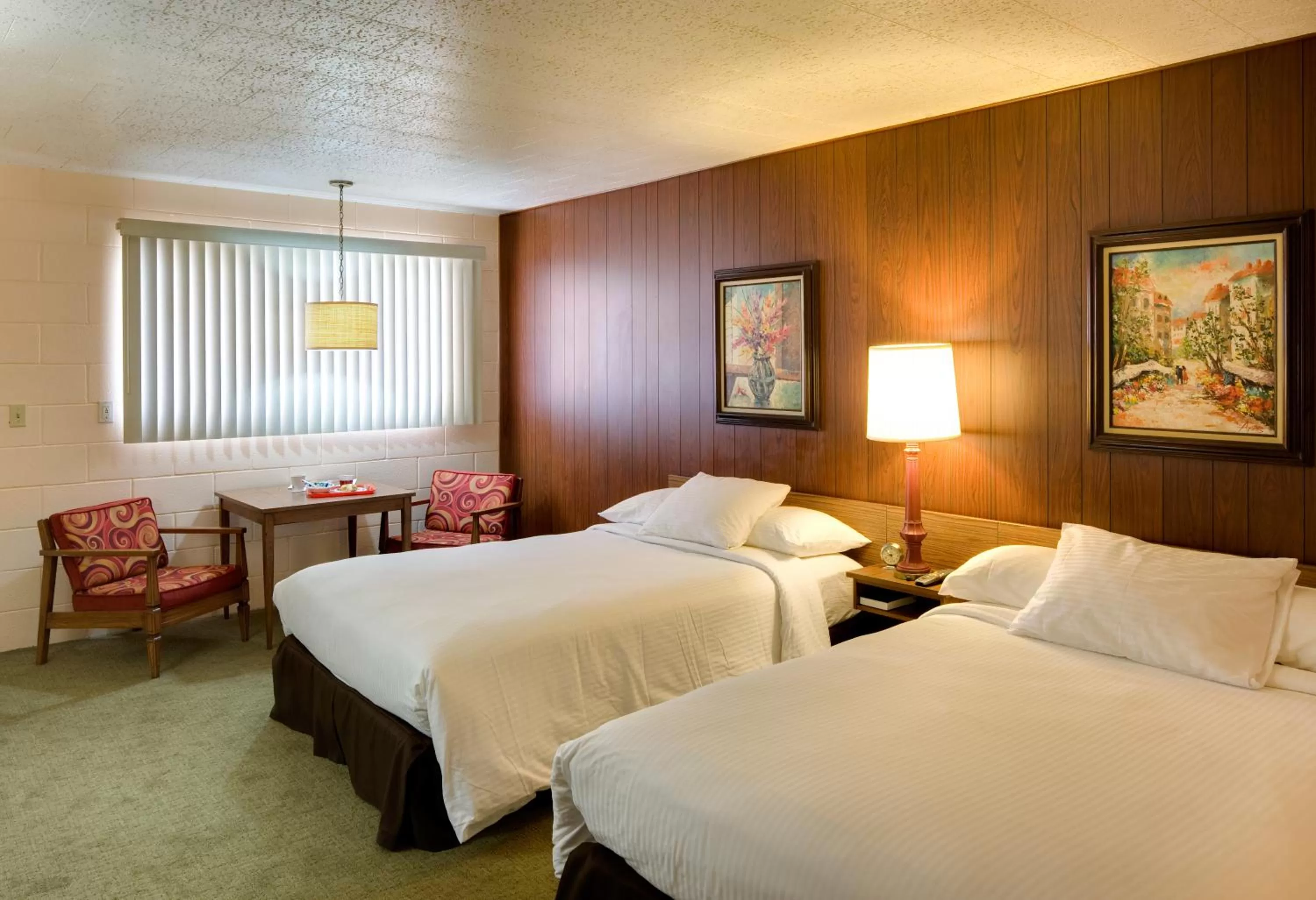 Queen Room with Two Queen Beds in Sunset Motel Moriarty