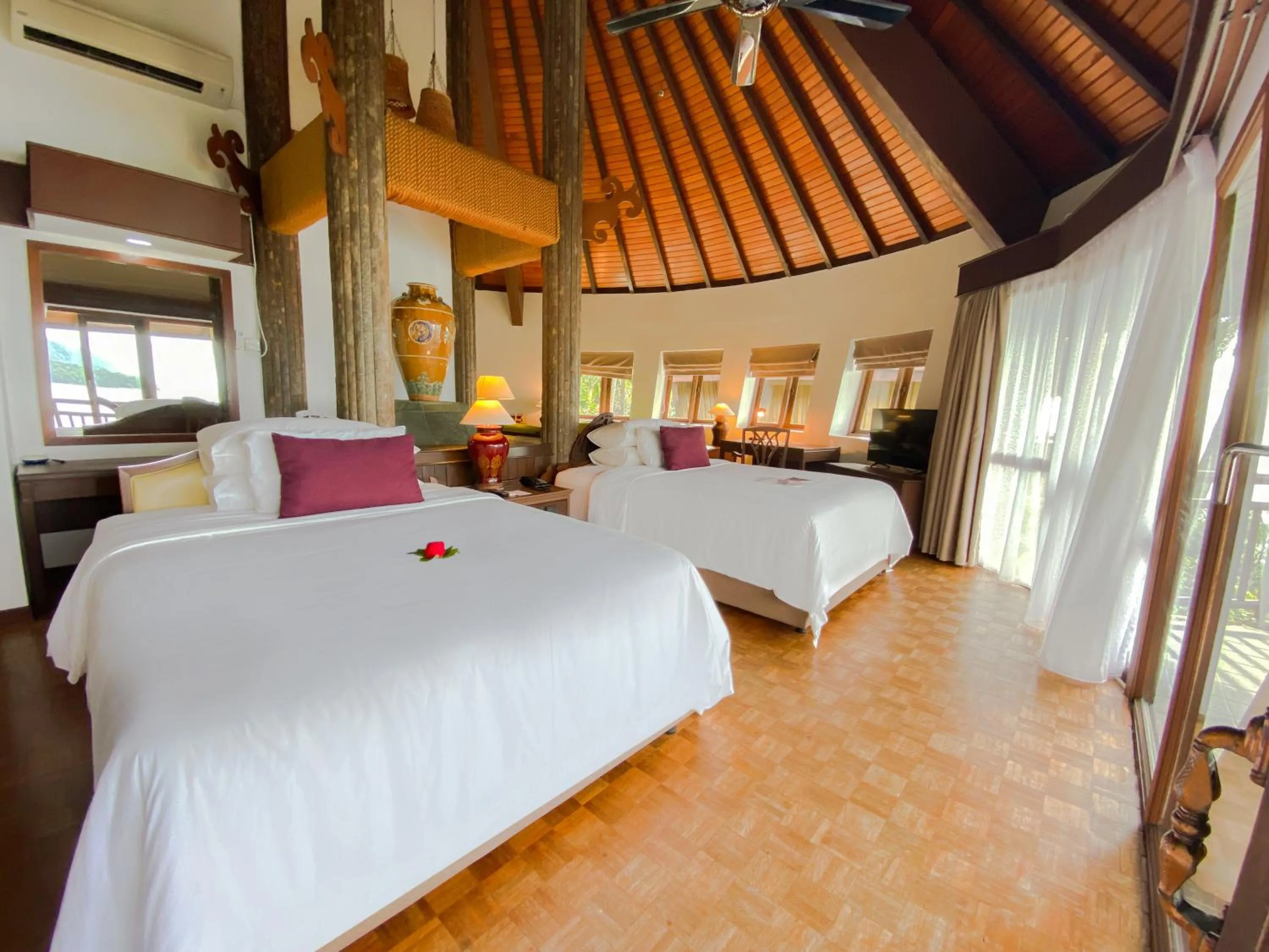 Baruk Suite Twin Bed in Damai Beach Resort