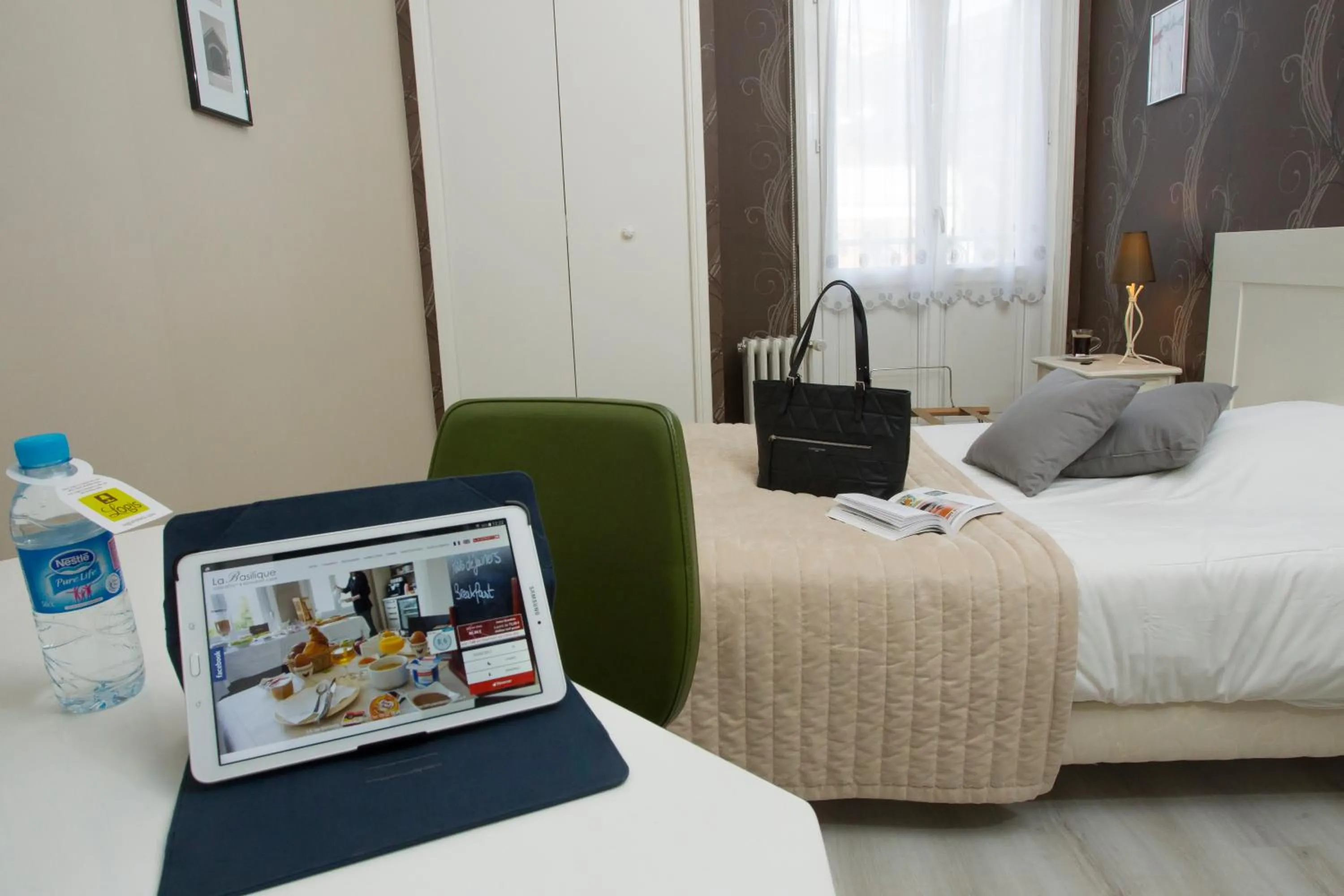 Single Room in Logis Hotel & Restaurant de la Basilique