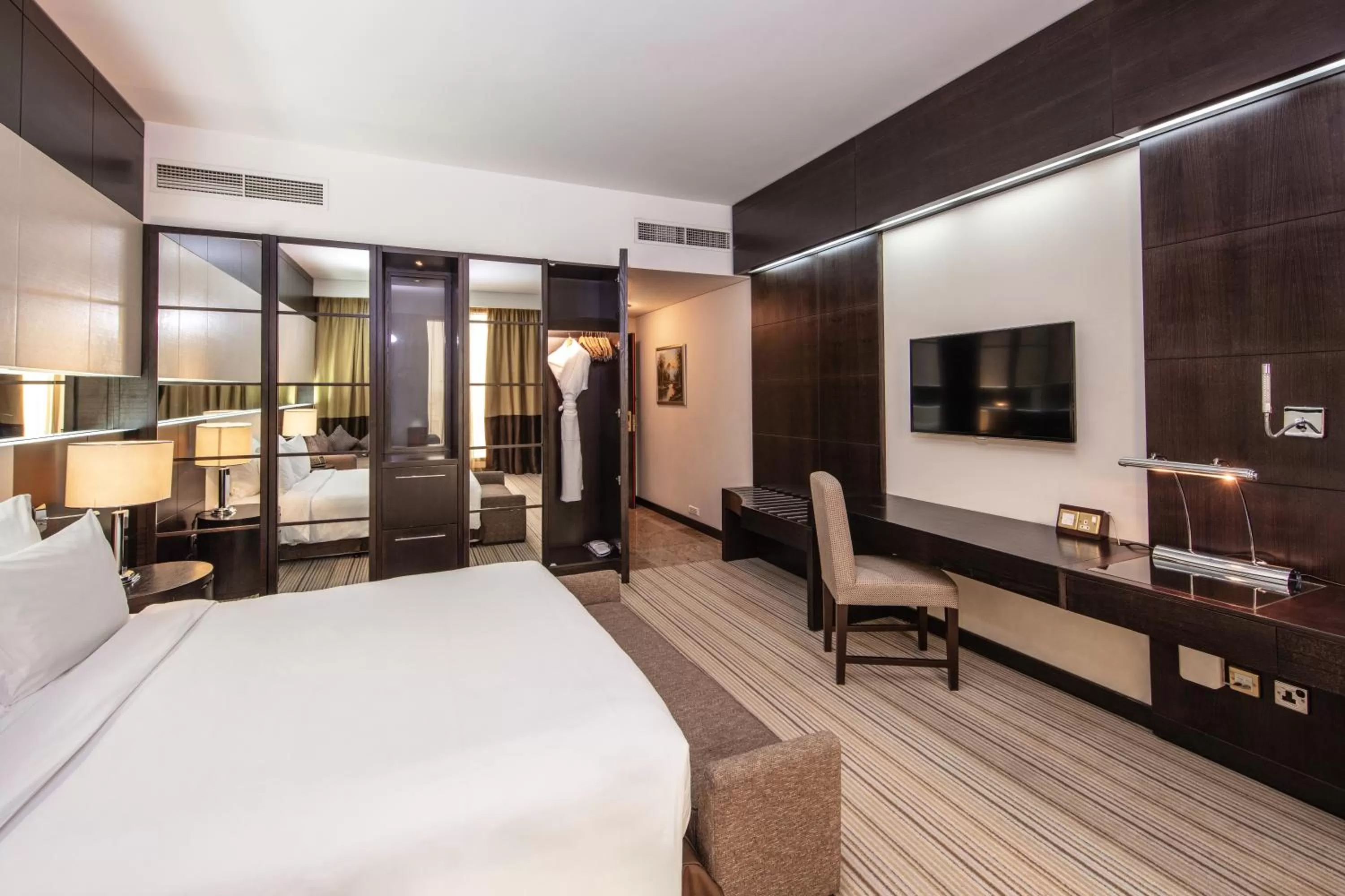 Photo of the whole room, Bed in Radisson Blu Hotel, Doha