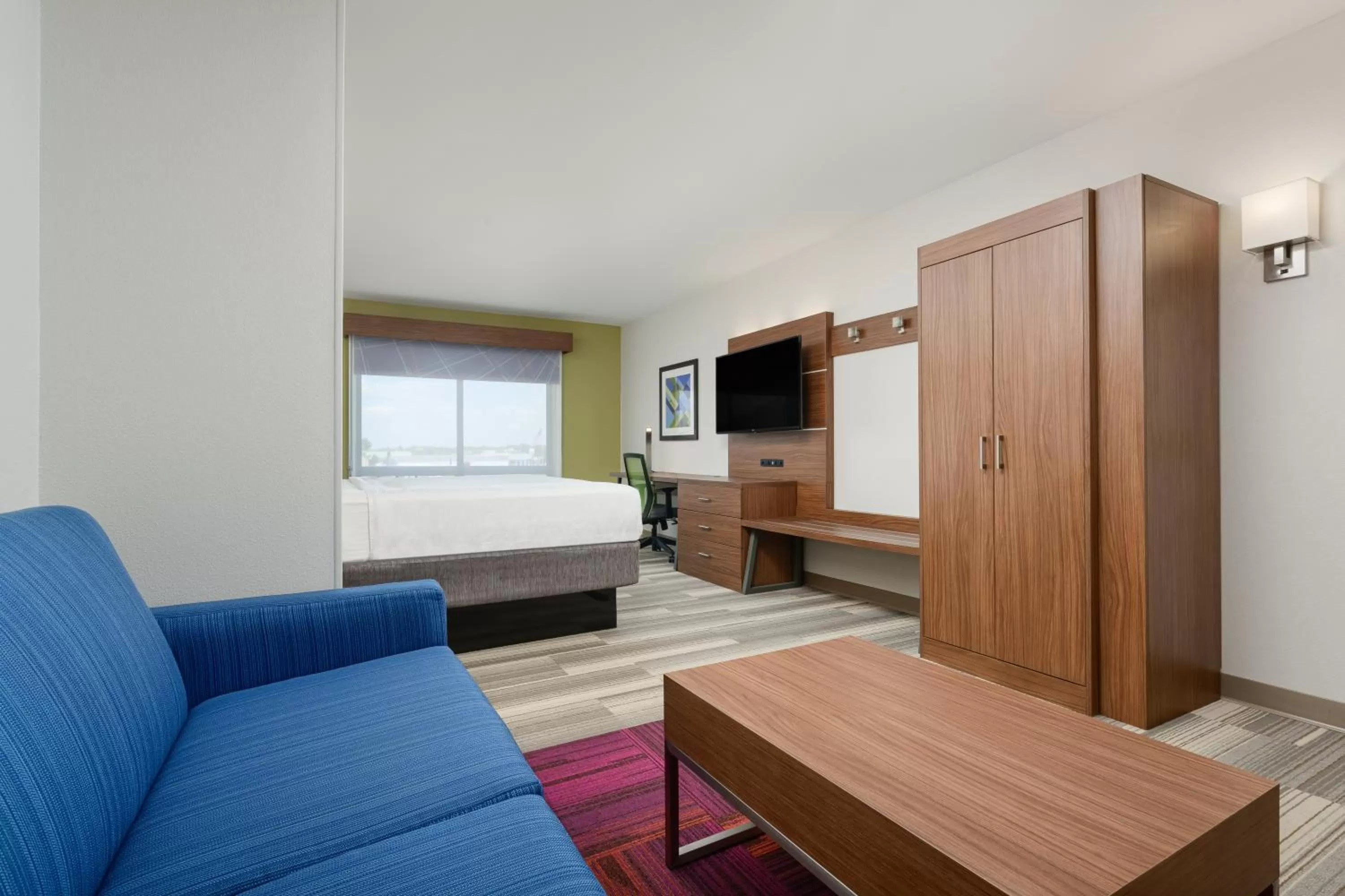 One-Bedroom King Suite in Holiday Inn Express - Tullahoma by IHG