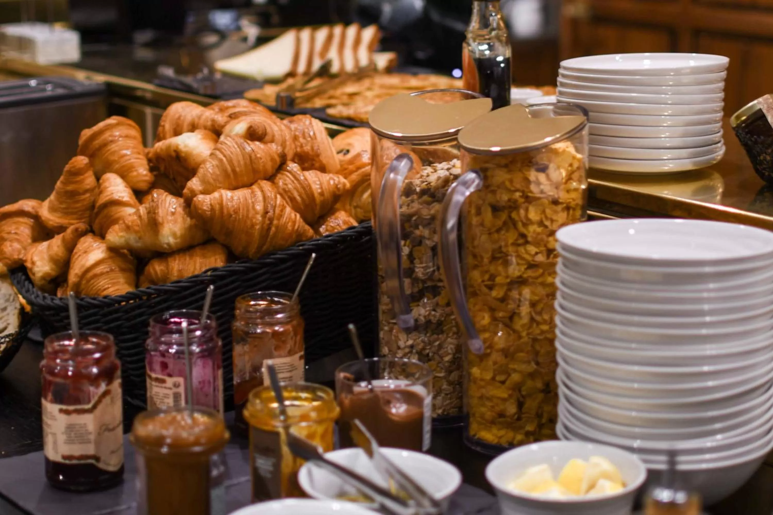 Breakfast in Hotel Parister Piscine & Spa