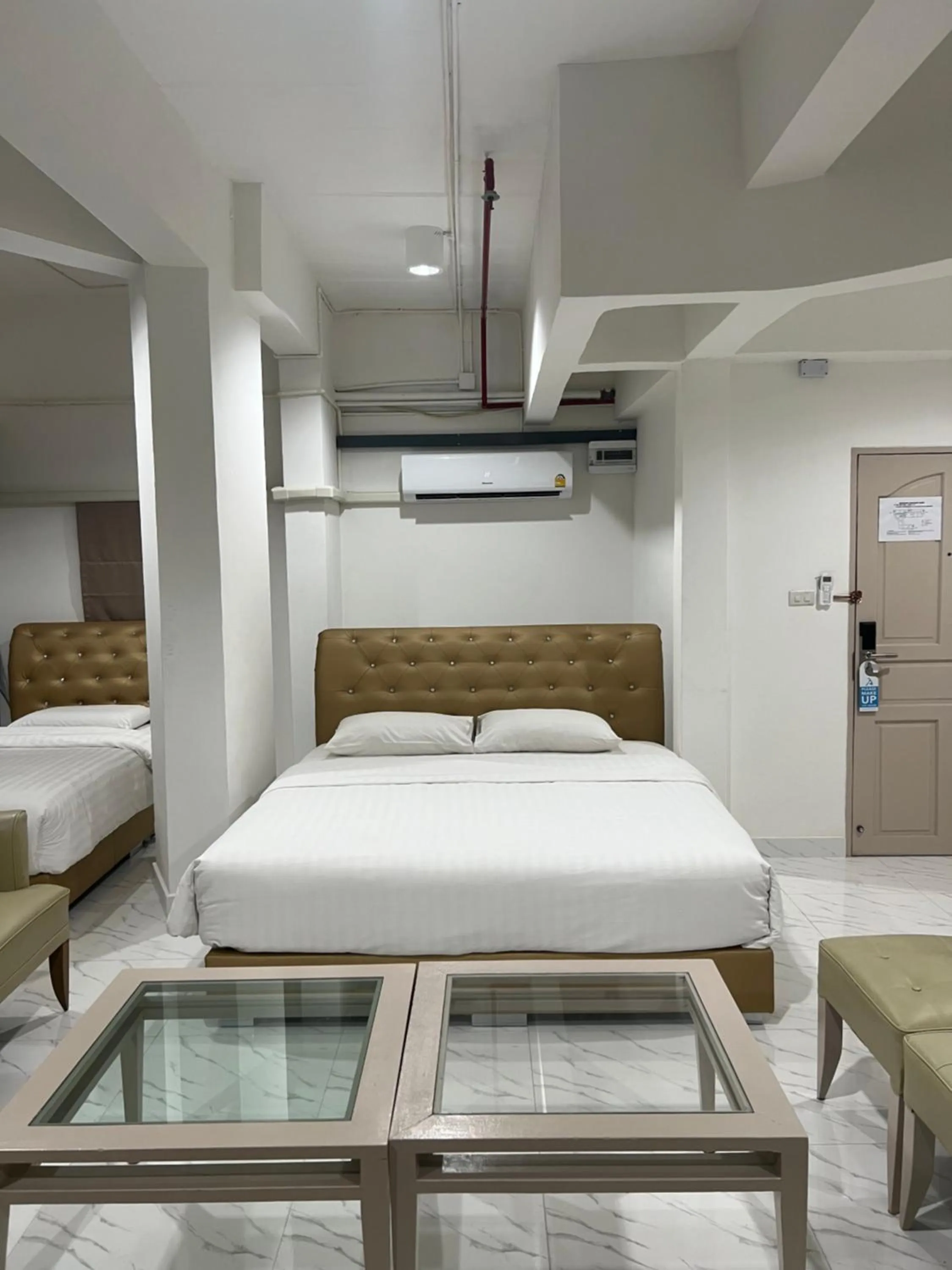 Grand Suite with Terrace in Mall Suites Hotel