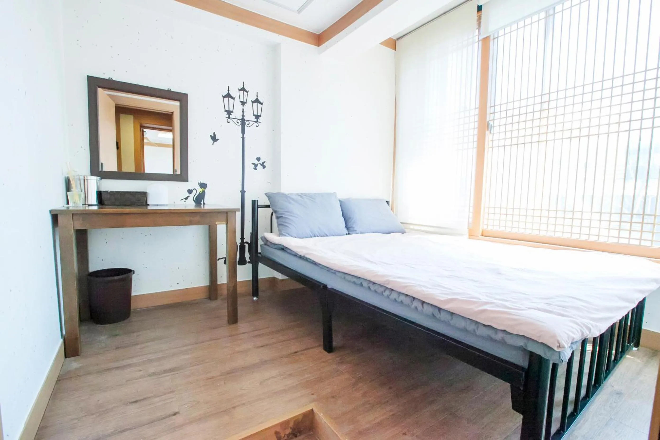  Double Room with Private Shower in Cocoa Guesthouse