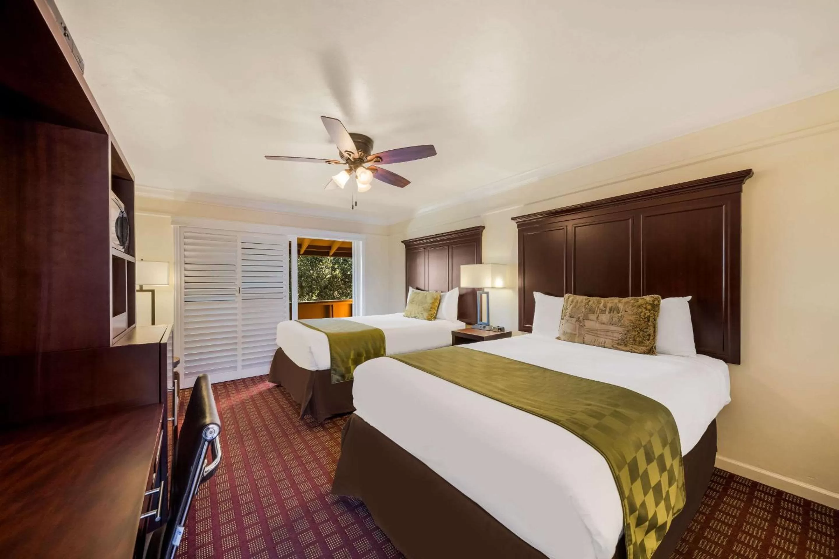 Double Room with Two Double Beds - Non Smoking in Clarion Collection Carmel Oaks Inn