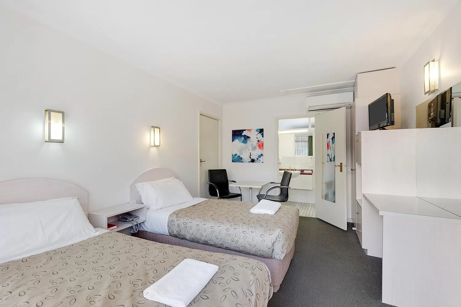 Standard Twin Room in Alexander Motor Inn