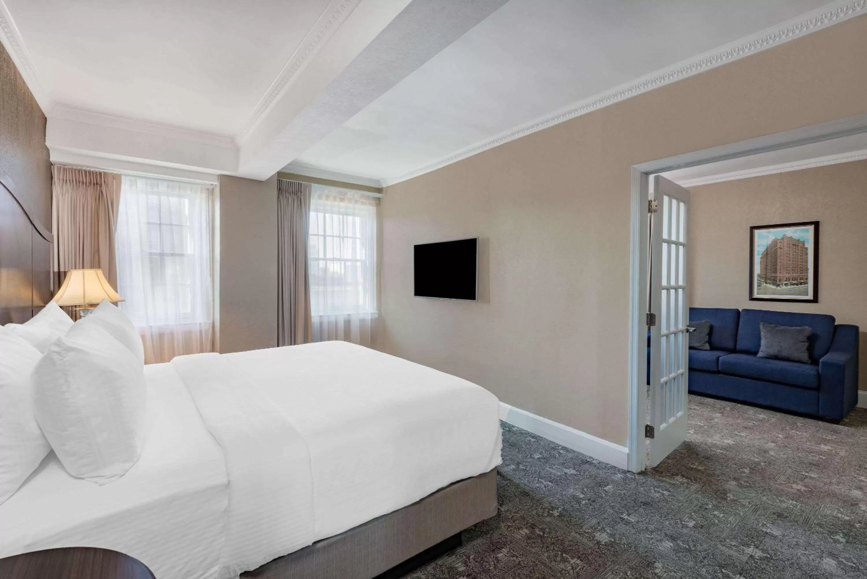 One-Bedroom Superior King Suite - Non-Smoking in The Americus Hotel, Trademark Collection by Wyndham