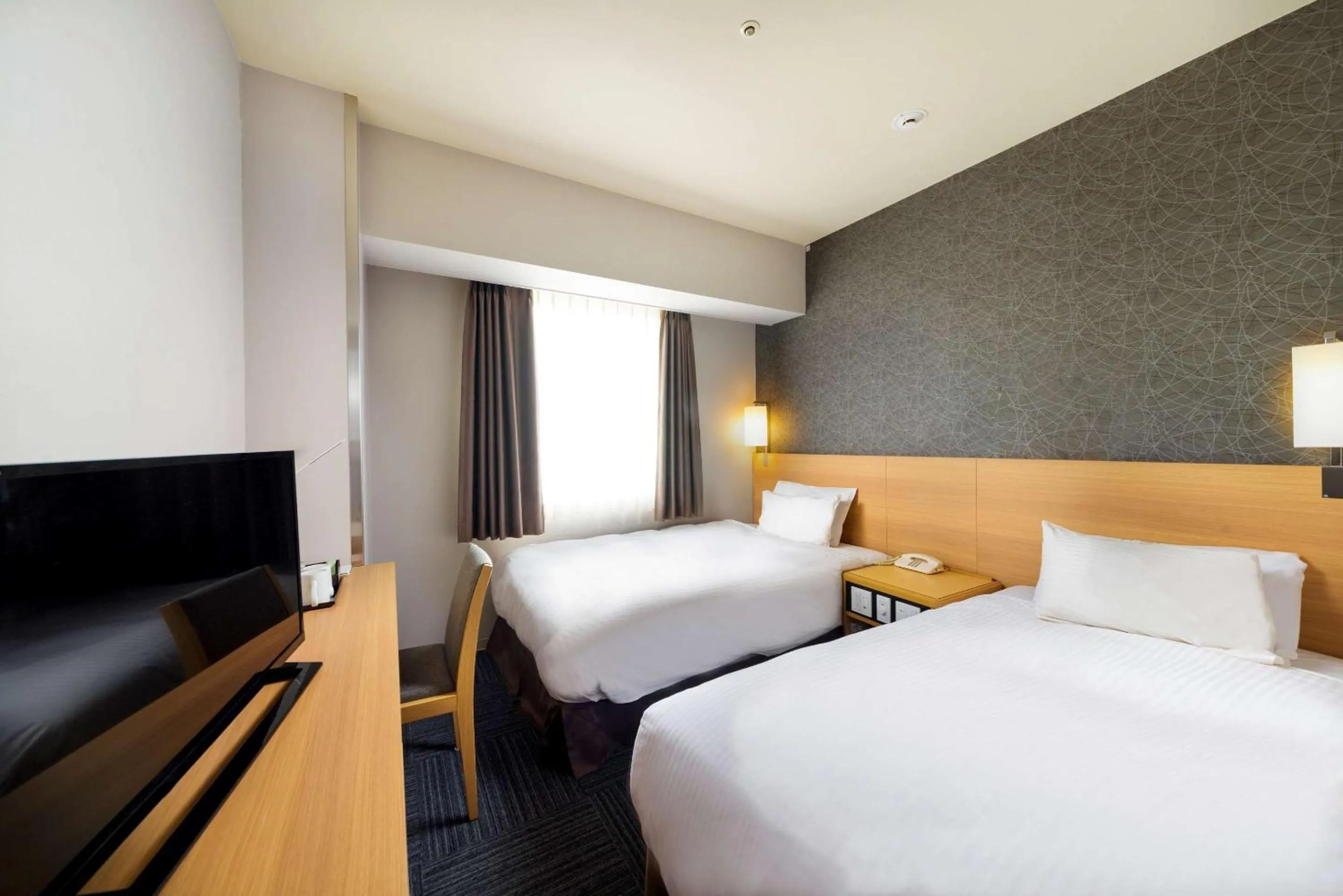 Standard Twin Room - Smoking in SureStay Plus Hotel by Best Western Shin-Osaka