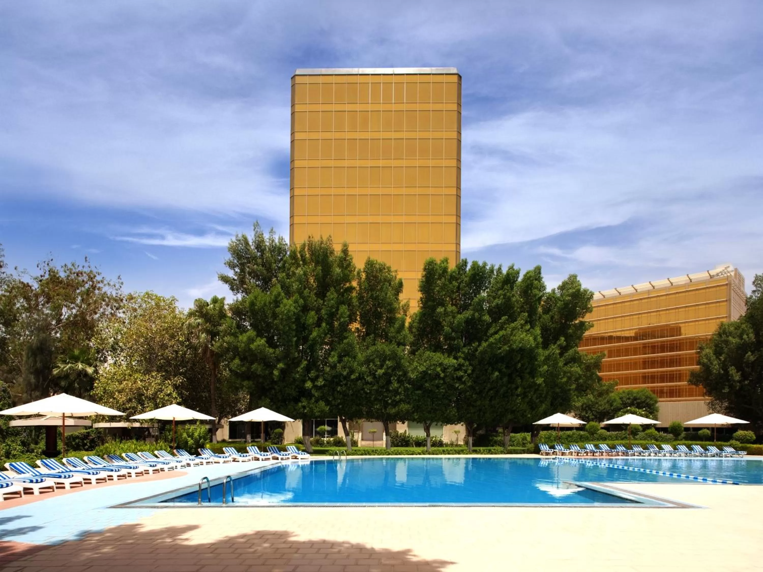 Swimming pool in Radisson Blu Hotel, Doha