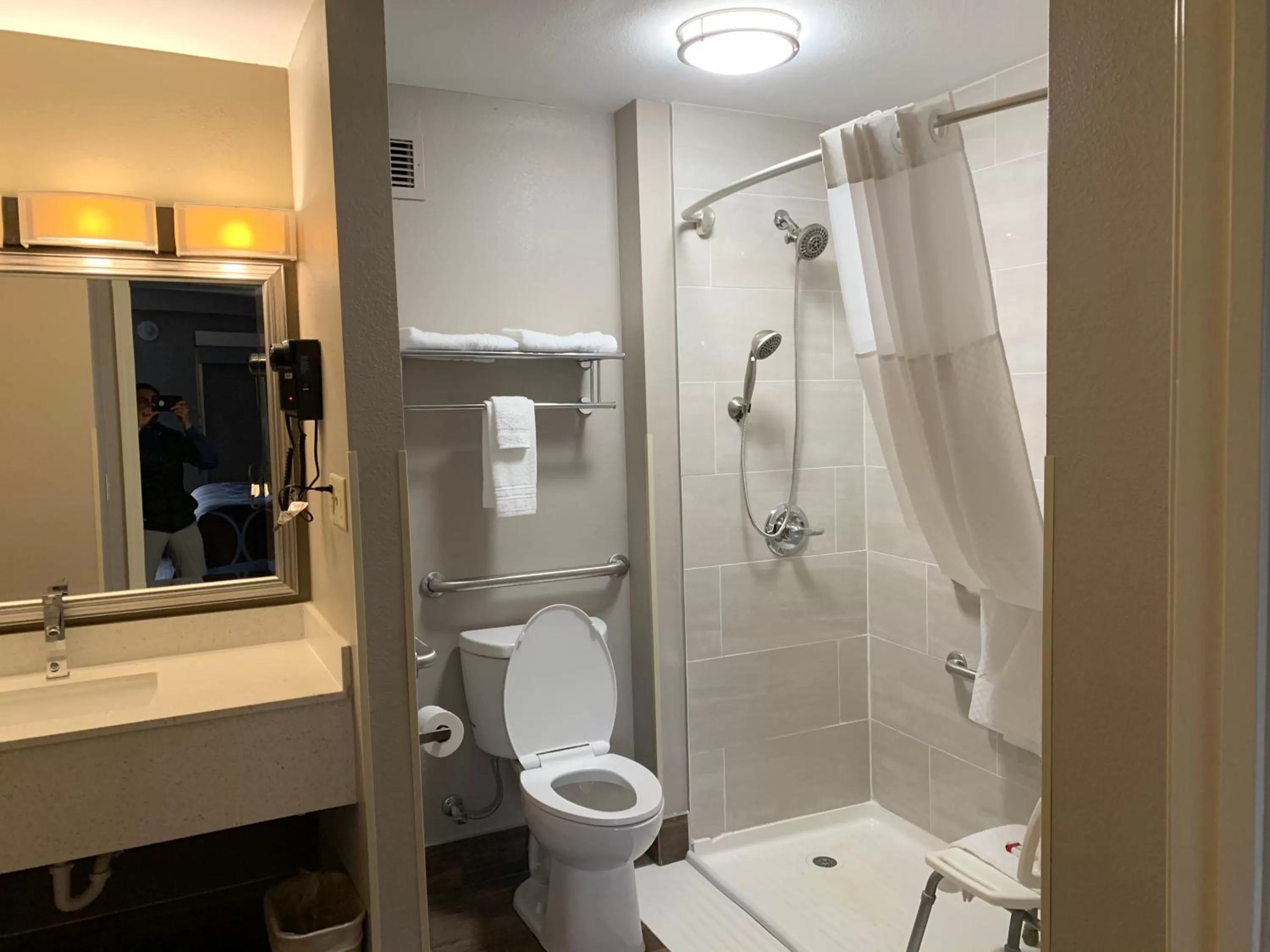King Room - Mobility Access/Non-Smoking in Super 8 by Wyndham Cookeville, TN