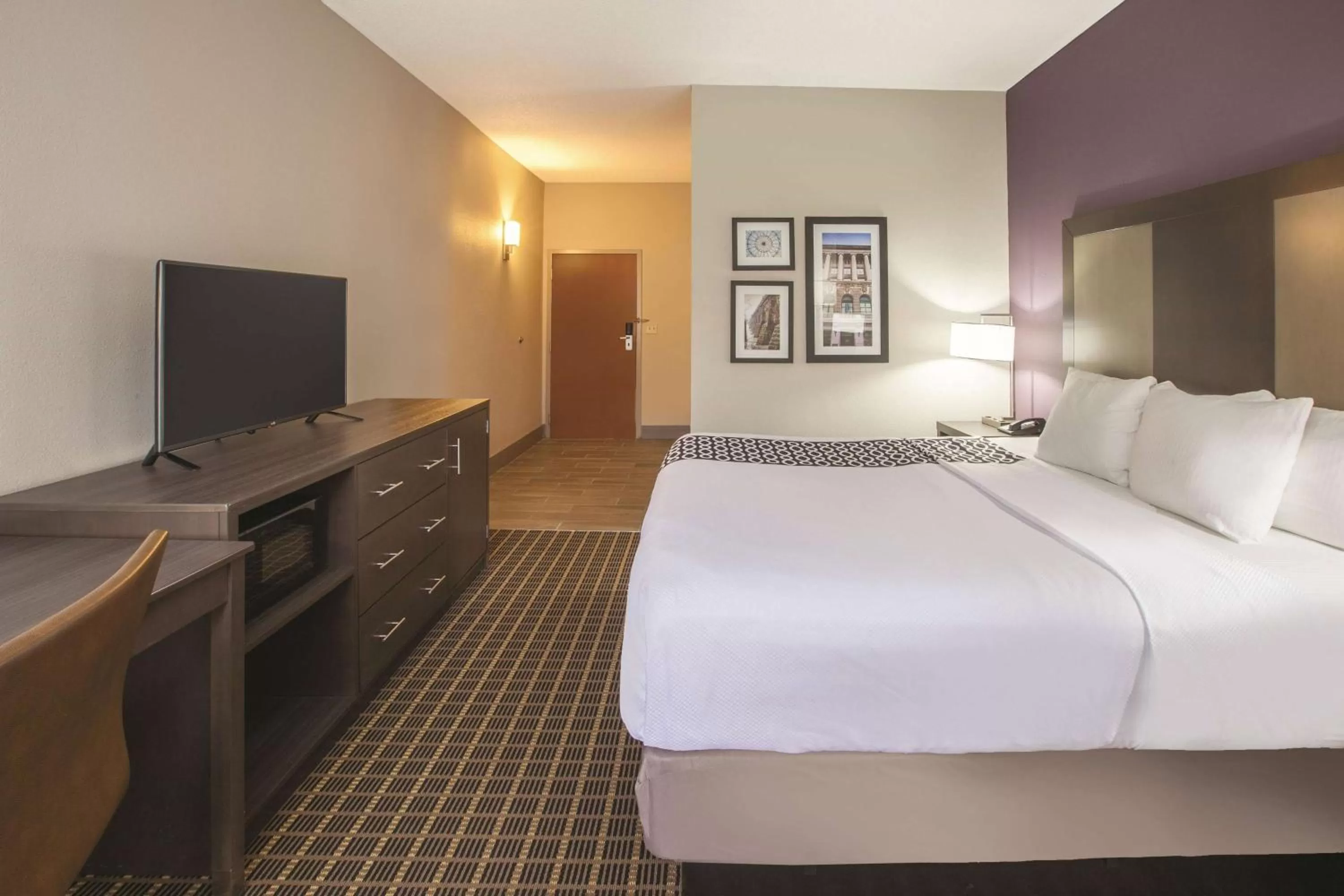 King Room - Disability Access in La Quinta by Wyndham Mechanicsburg - Harrisburg