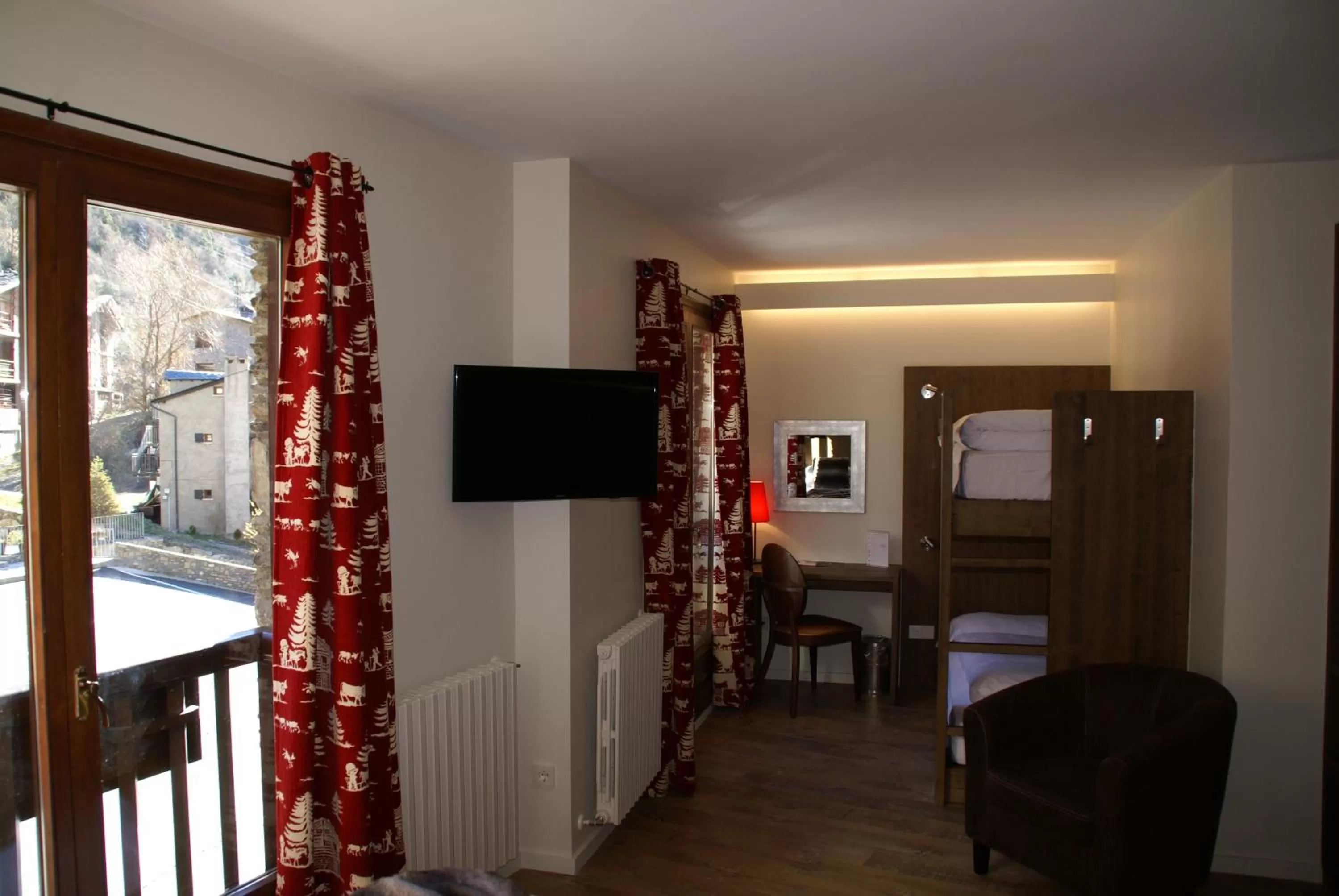 Quadruple Room Superior in Hotel L’Ermita B&B