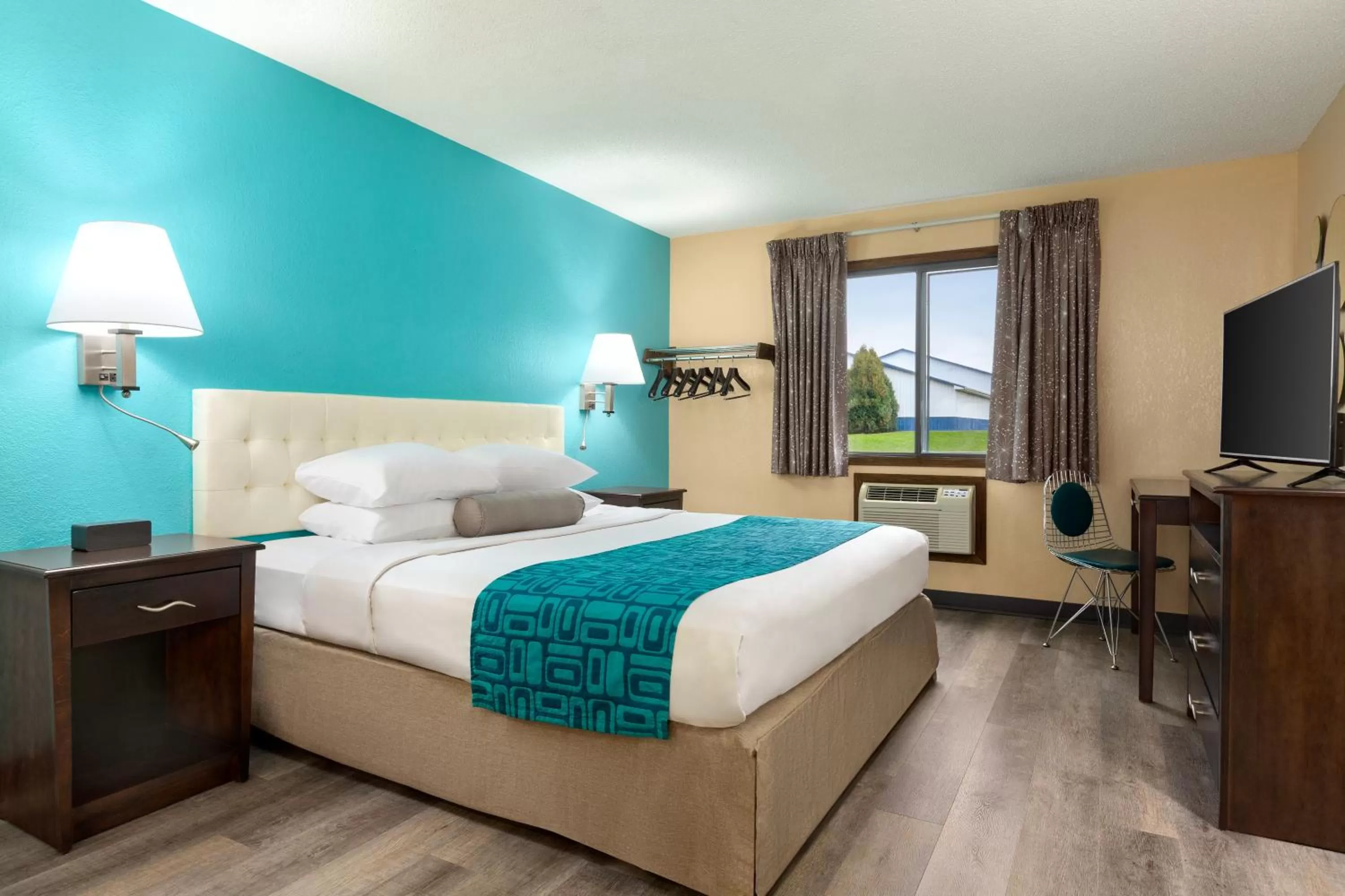 King Studio Suite - Non-Smoking in Howard Johnson by Wyndham Waterloo/Cedar Falls