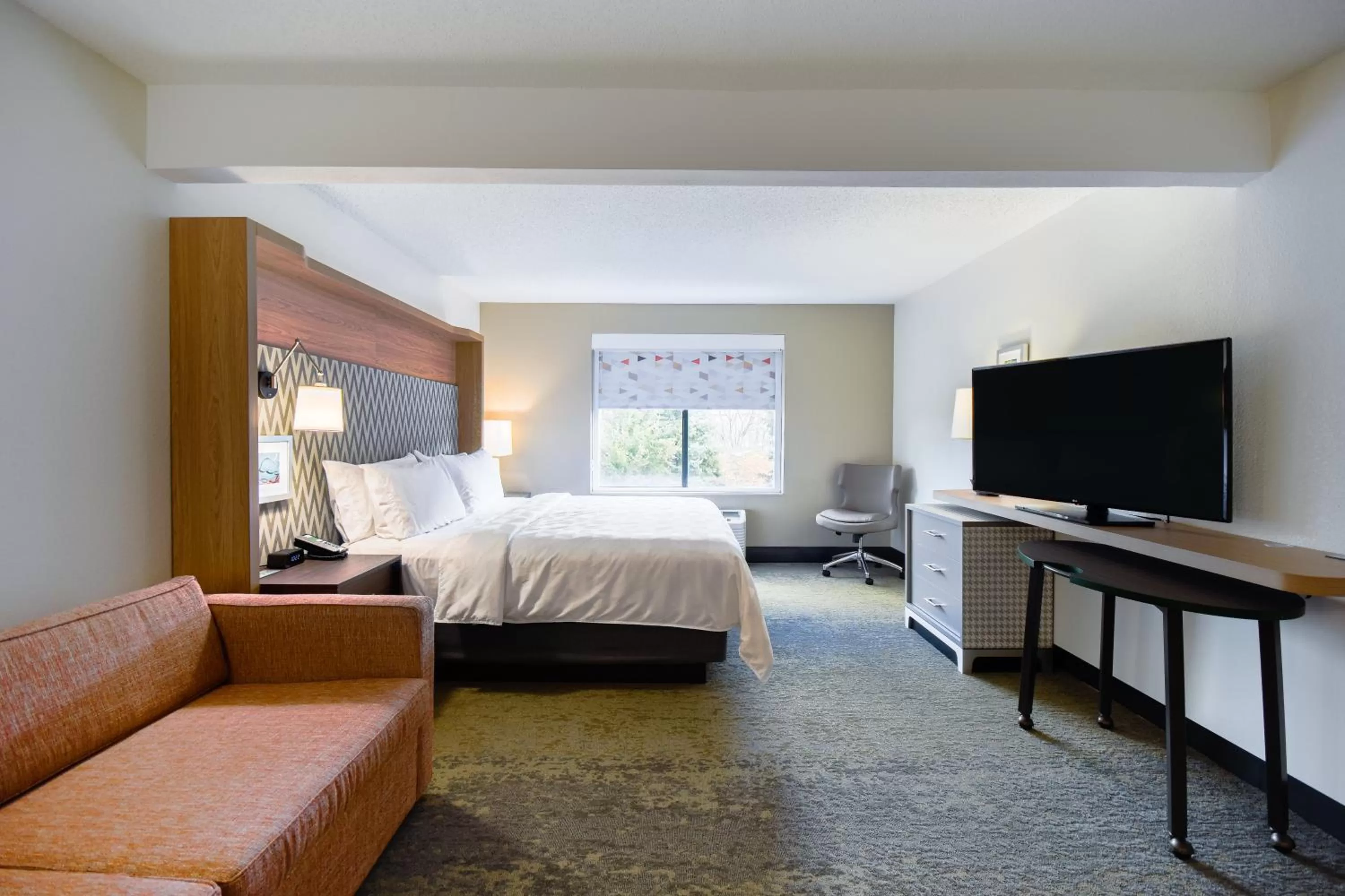 Standard King Room in Holiday Inn Allentown-Bethlehem by IHG