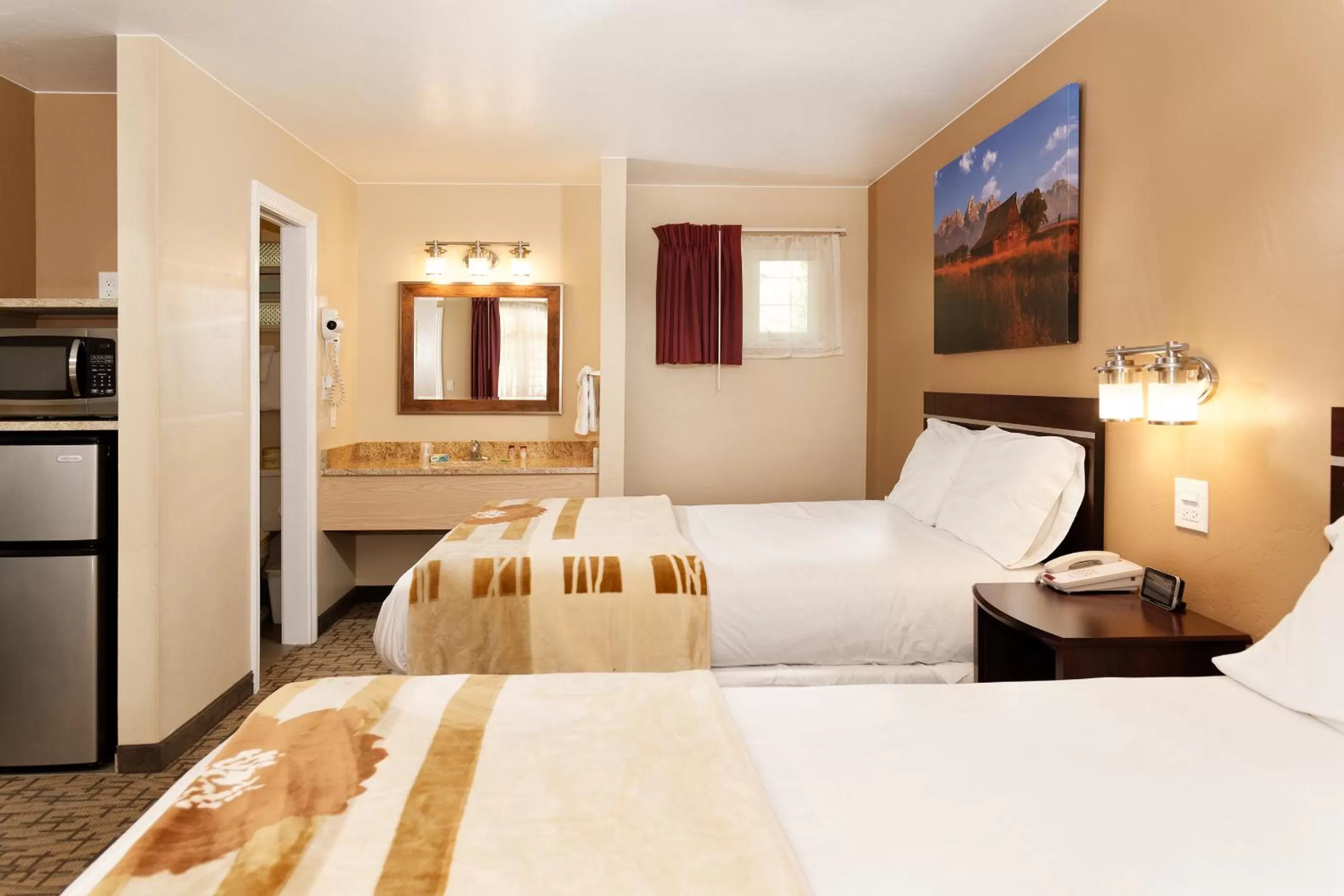 Queen Room with Two Queen Beds in Glenwood Springs Inn