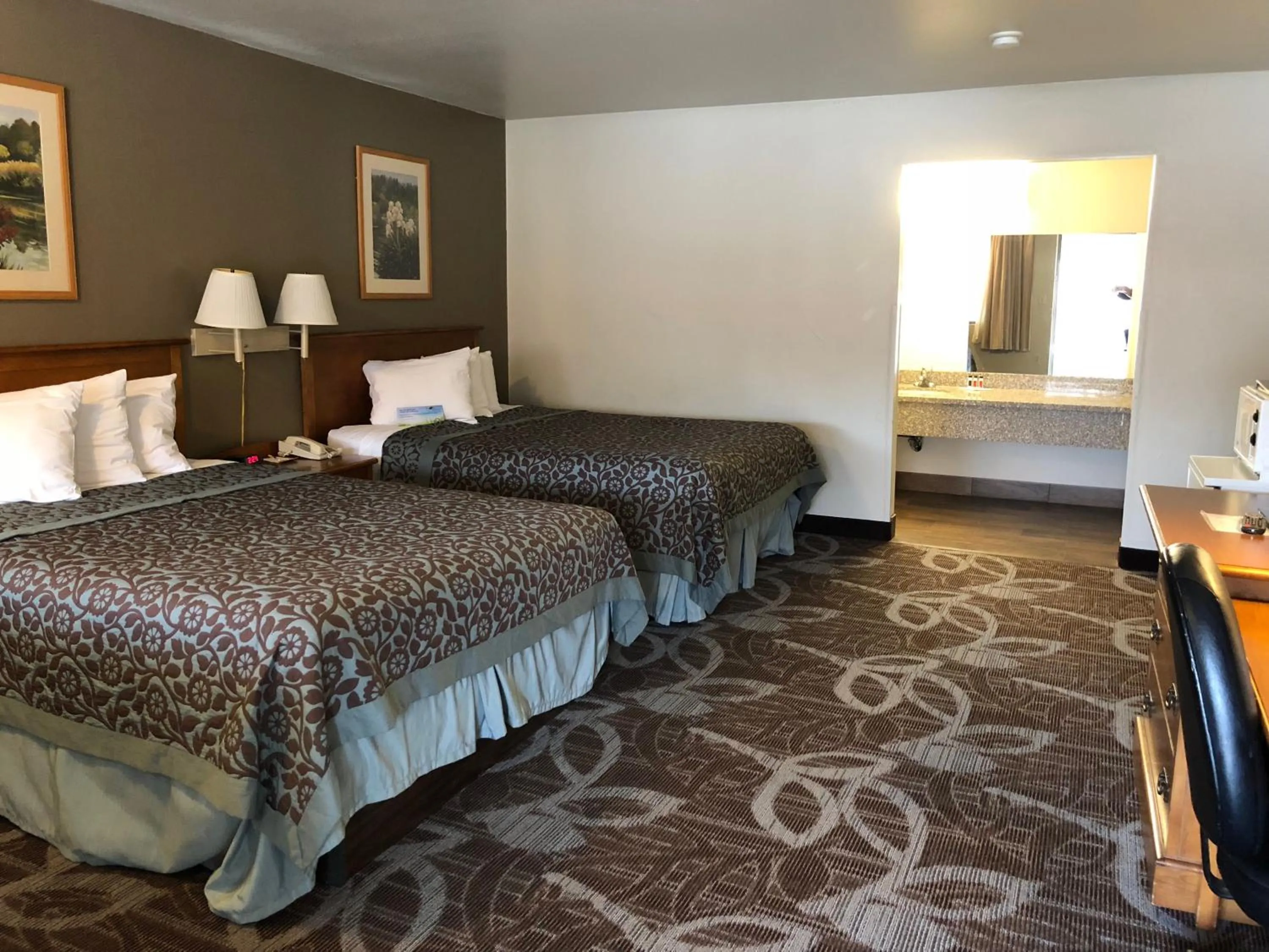 Queen Room with Two Queen Beds - Non-Smoking in Days Inn by Wyndham Provo