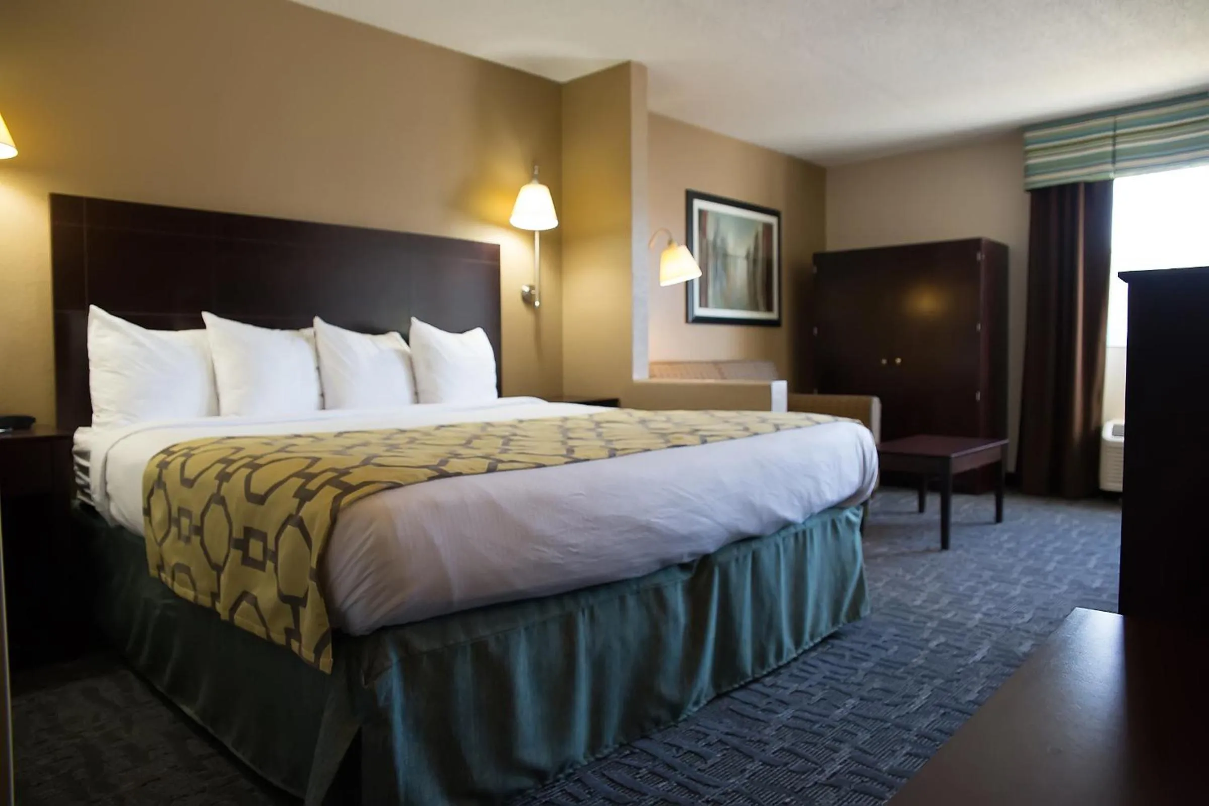 King Room - Non-Smoking in Baymont by Wyndham Saraland