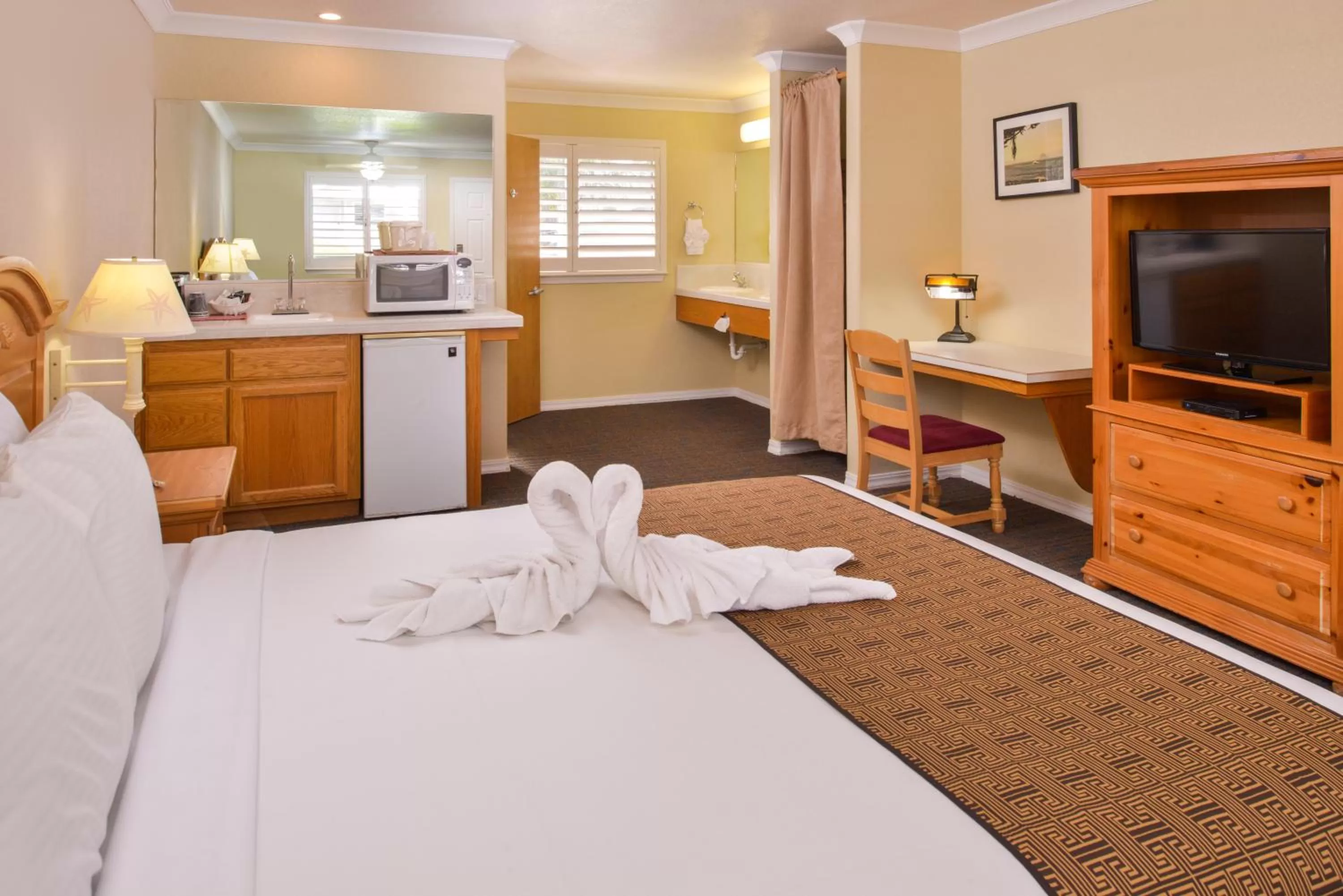 King Room in Cayucos Beach Inn