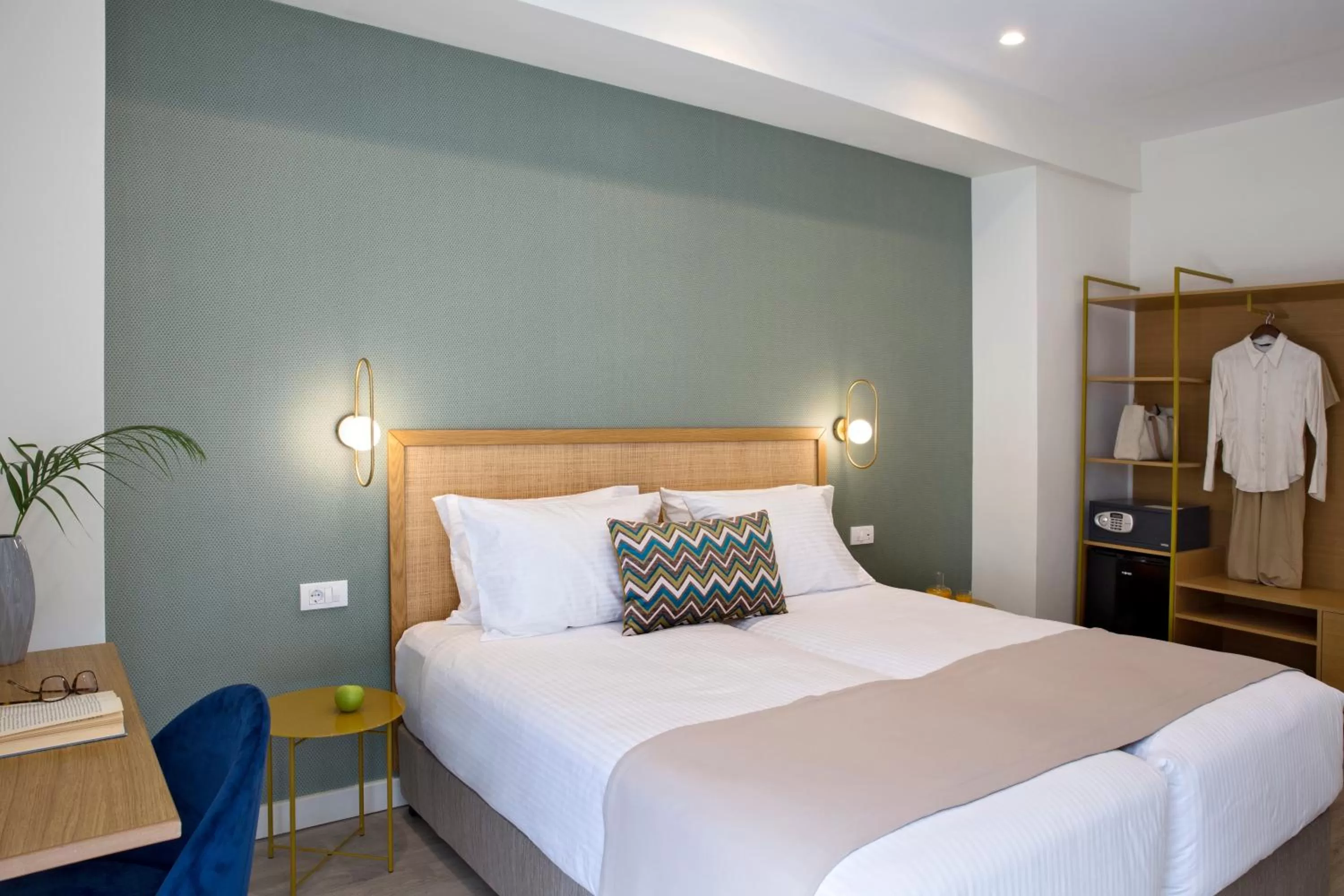 Superior Room with Balcony in Hypnos Inn Athens