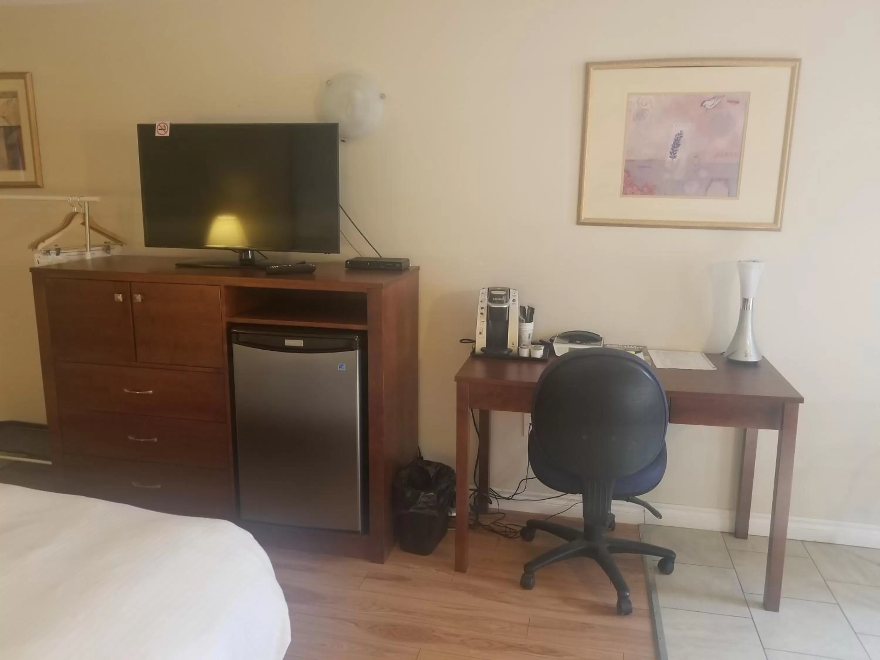 King Room - Non-Smoking in Super 8 by Wyndham Smoky Lake