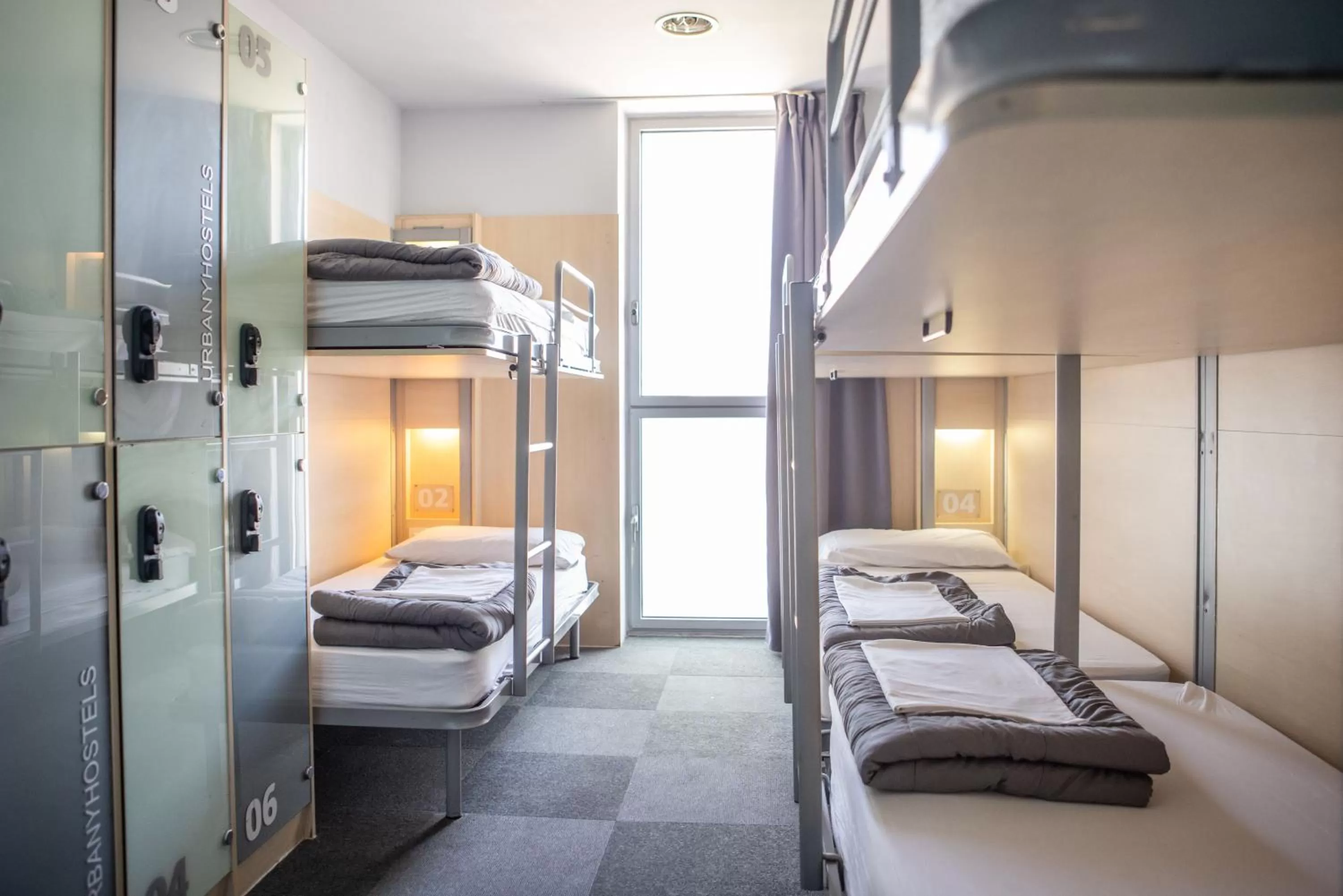 Family Room with Bathroom in Urbany Hostel Barcelona