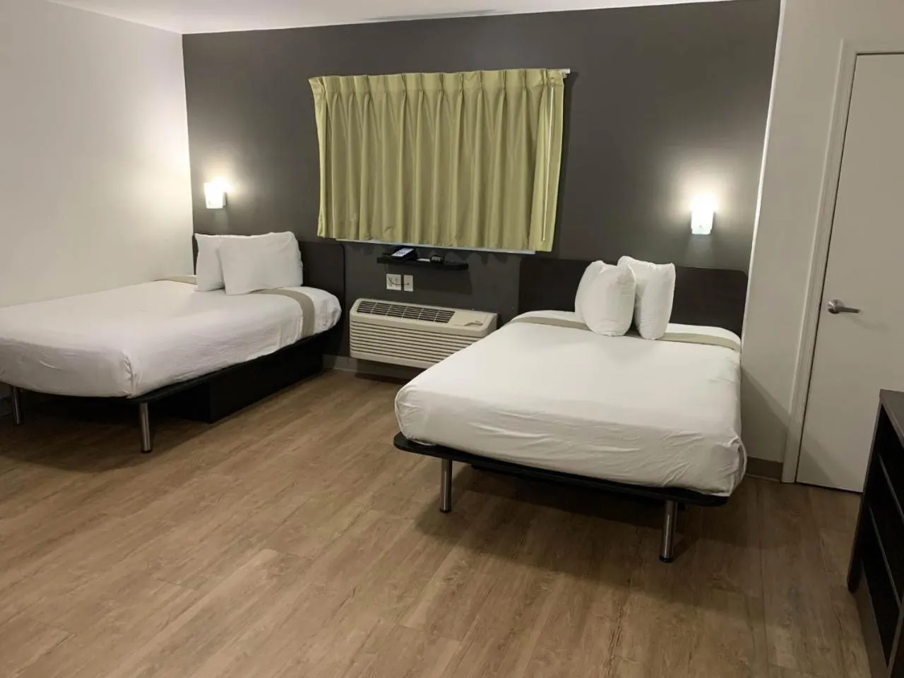 Premium Quadruple Room - Non-Smoking in Studio 6-Hampton, VA - Langley AFB Area