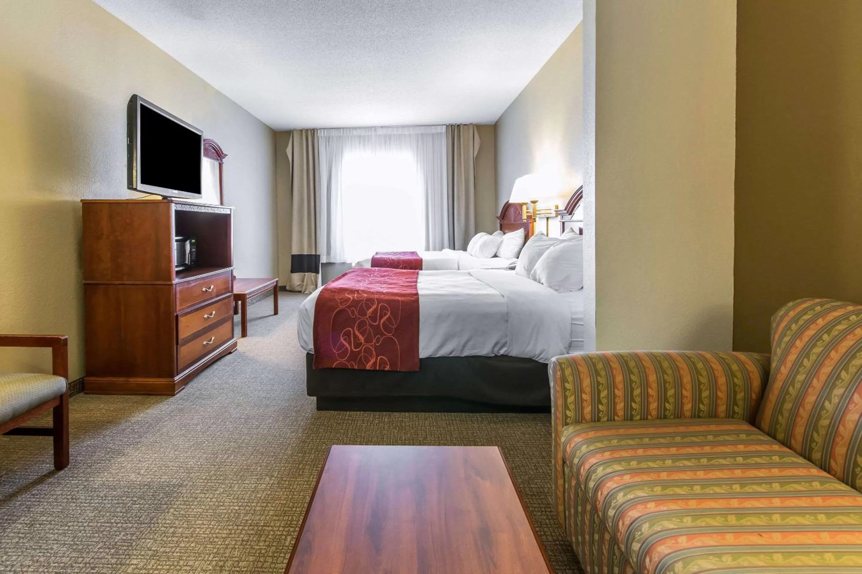 Queen Suite with Two Queen Beds and Accessible Tub - Accessible/Non-Smoking in Comfort Suites Owensboro