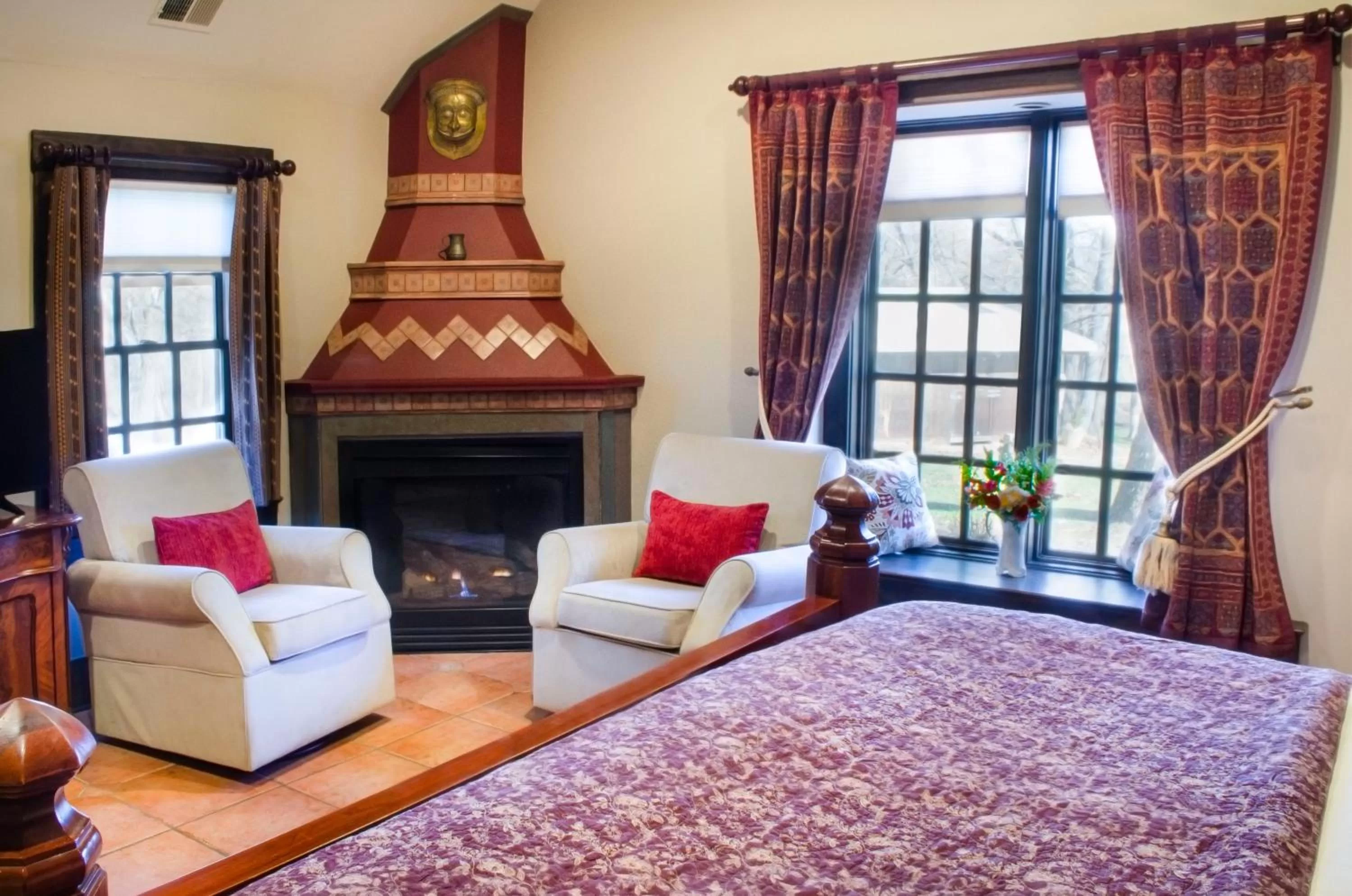 King Suite with Spa Bath in Hillbrook Inn & Spa